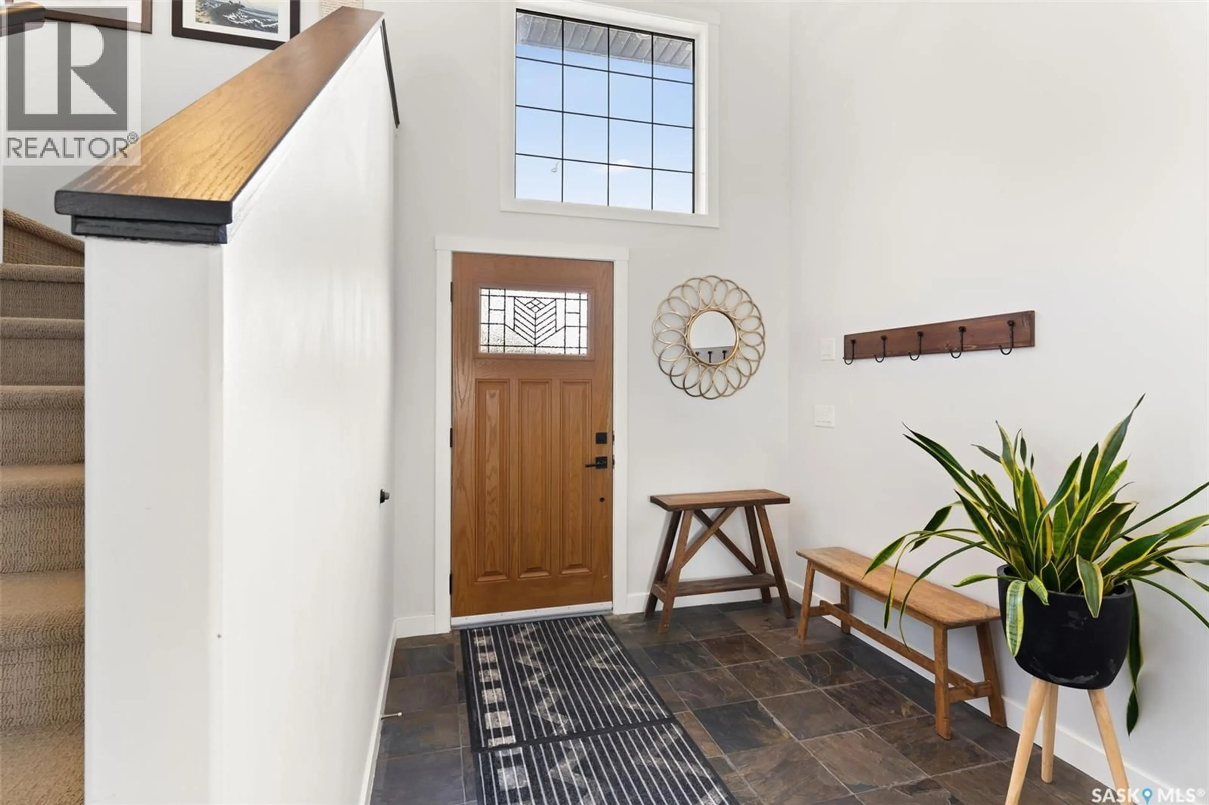 Indoor entryway for E - 3707 SANDRINGHAM ROAD, Regina Saskatchewan S4V3C4
