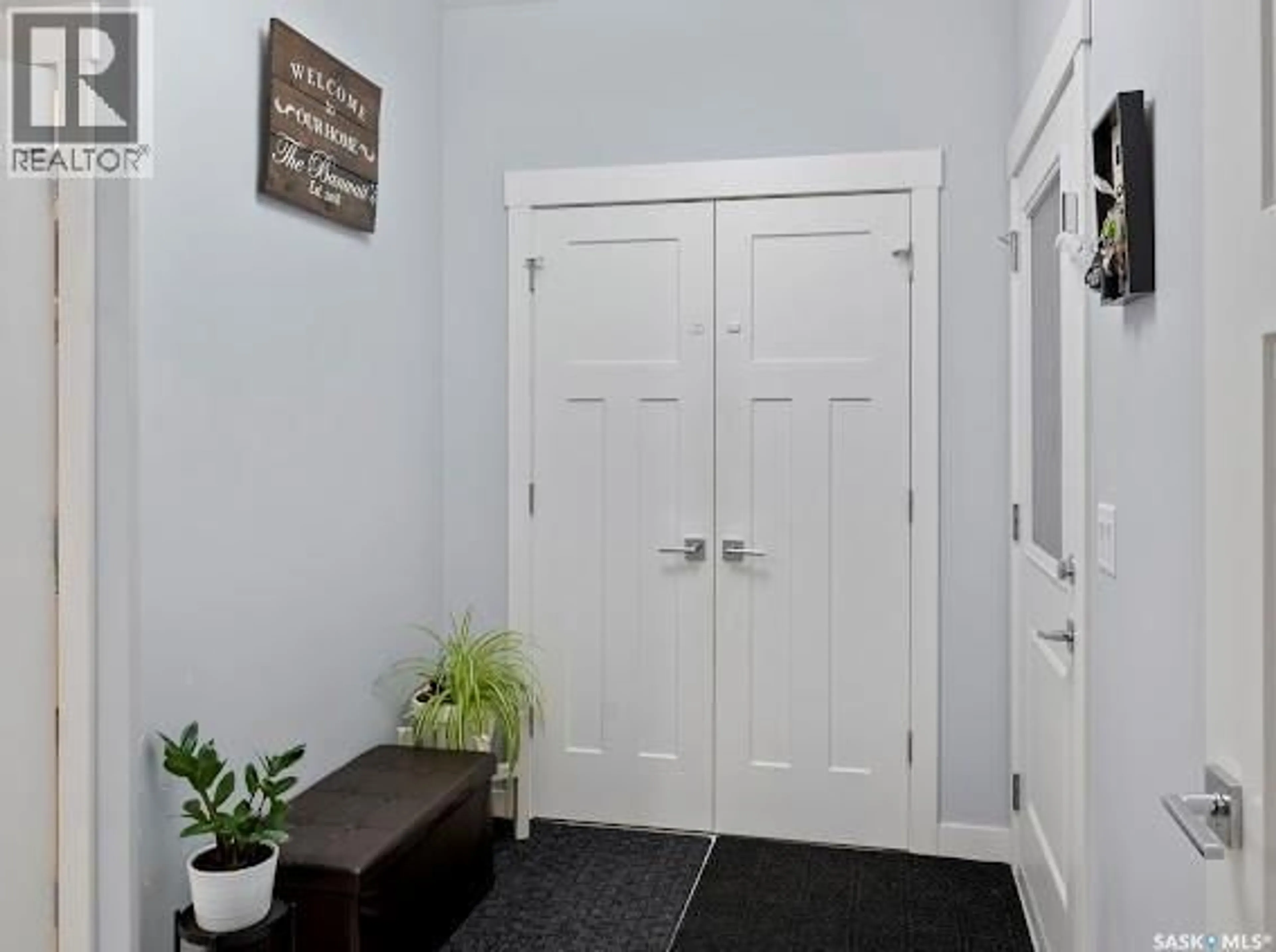 Indoor entryway for 3842 GEE CRESCENT, Regina Saskatchewan S4V3N9