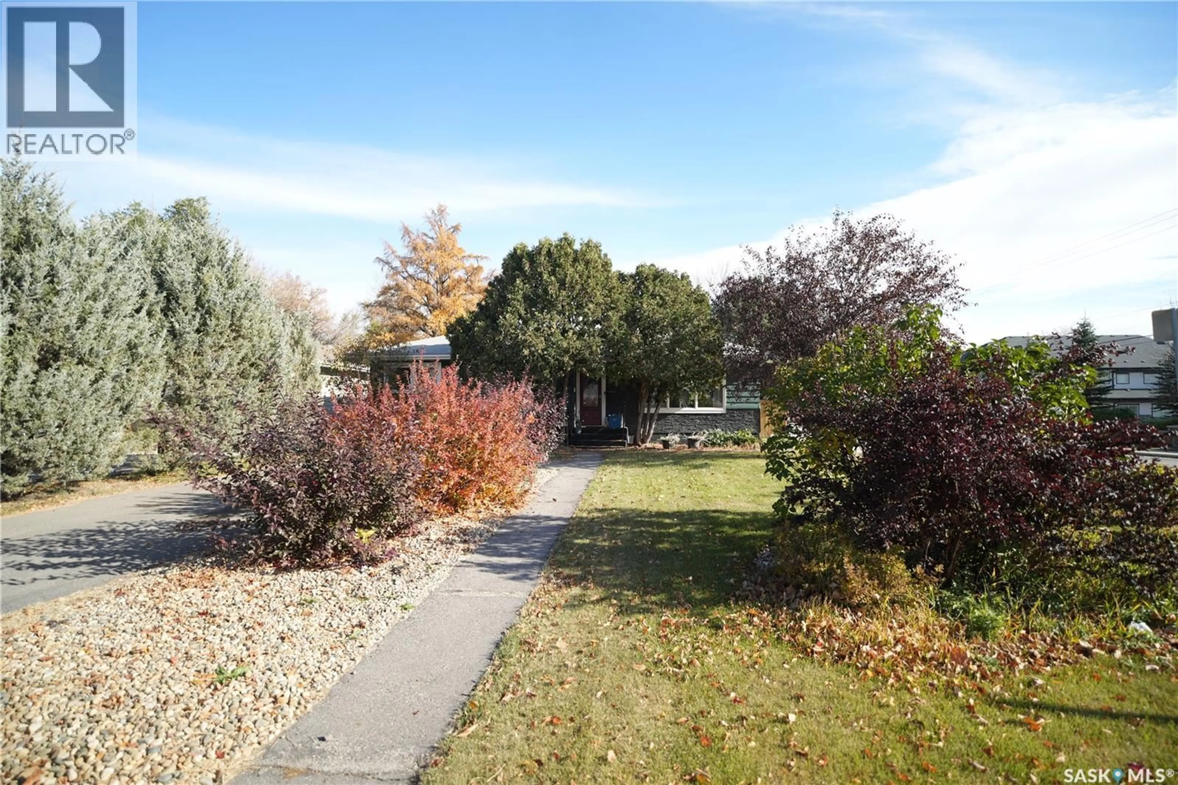 A pic from outside/outdoor area/front of a property/back of a property/a pic from drone, unknown for 2337 MCKINNON AVENUE, Saskatoon Saskatchewan S7J1N7