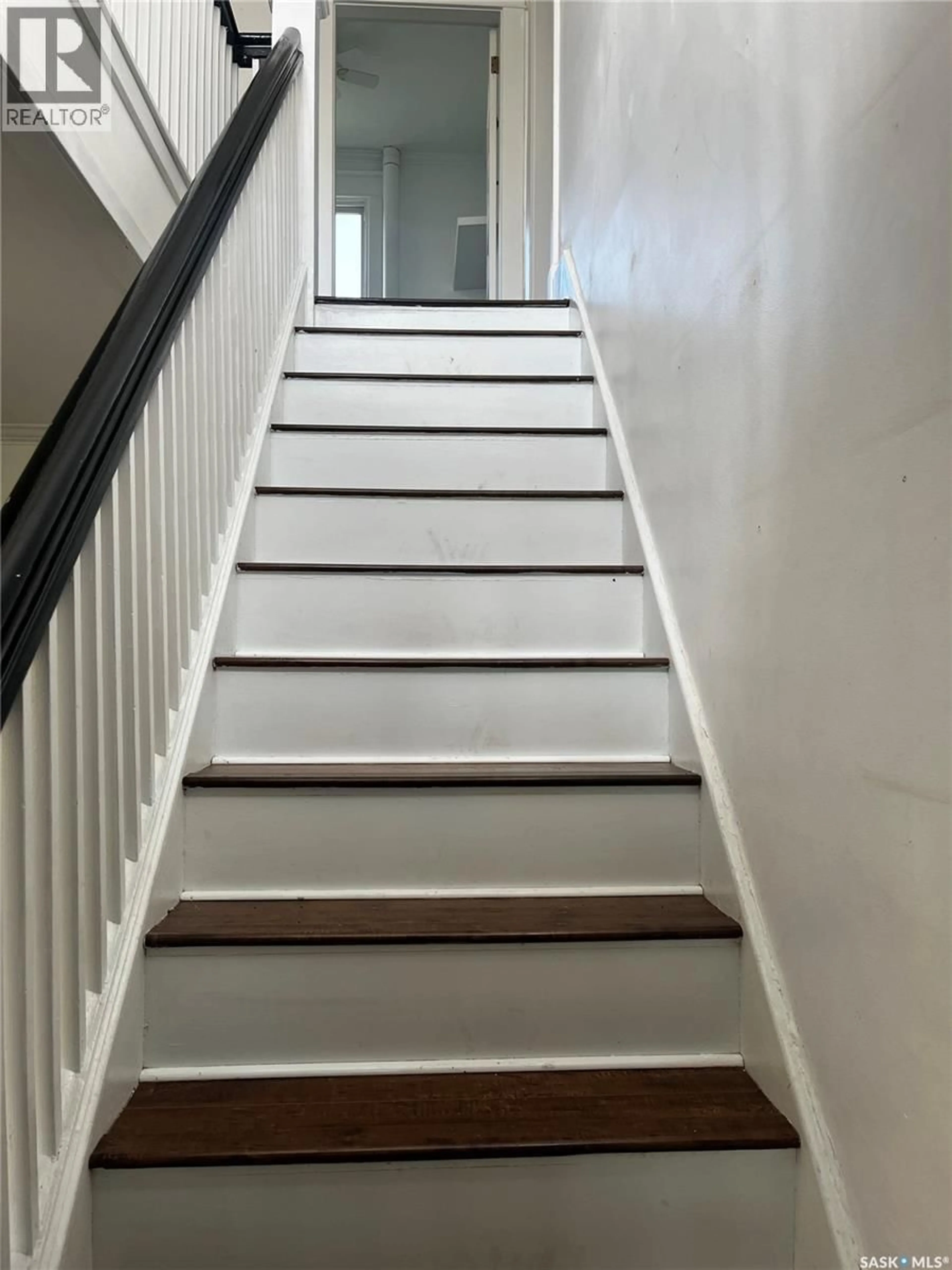 Stairs for 1940 ARGYLE STREET, Regina Saskatchewan S4T3S5