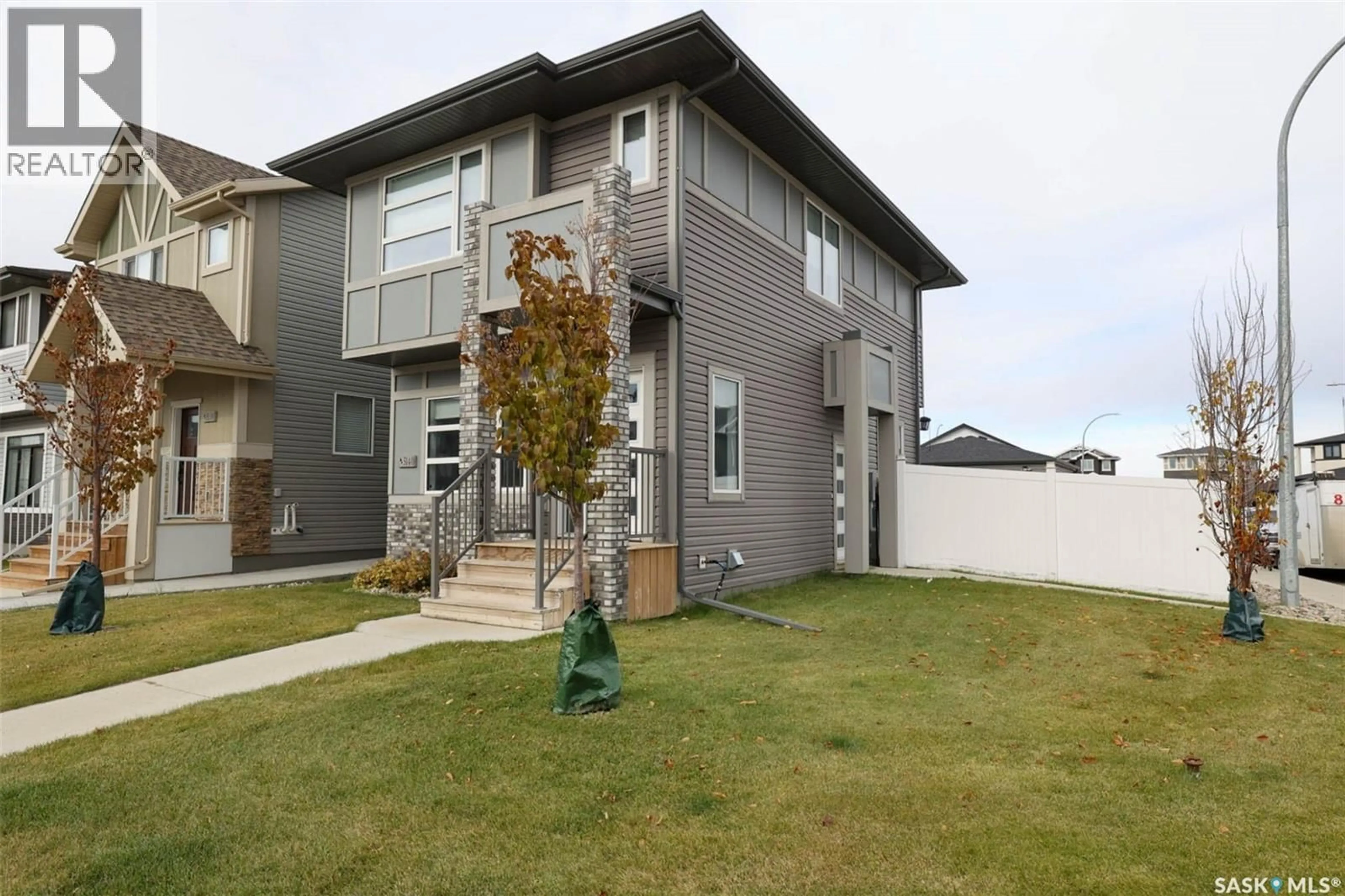 Home with vinyl exterior material, street for 5140 SIMARD AVENUE, Regina Saskatchewan S4V3W5