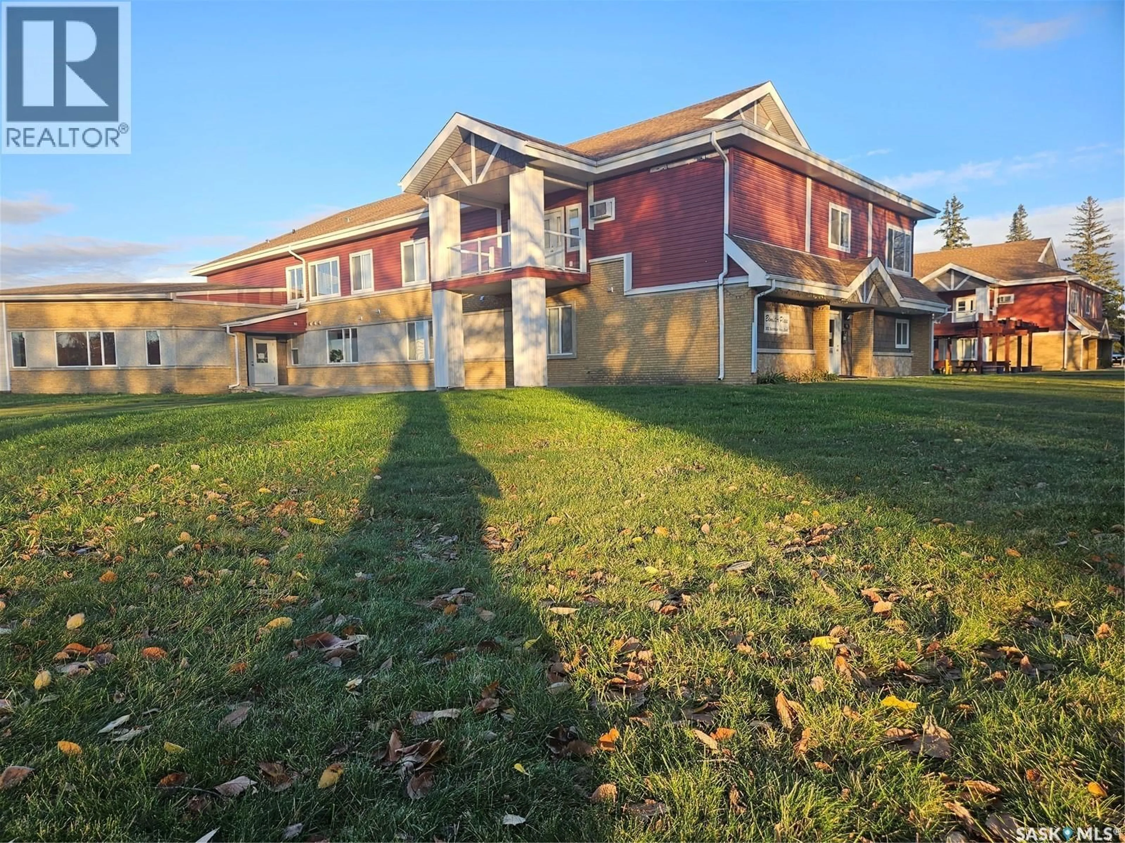 A pic from outside/outdoor area/front of a property/back of a property/a pic from drone, building for 302 - 105 BEMISTER AVENUE E, Melfort Saskatchewan S0E1A0