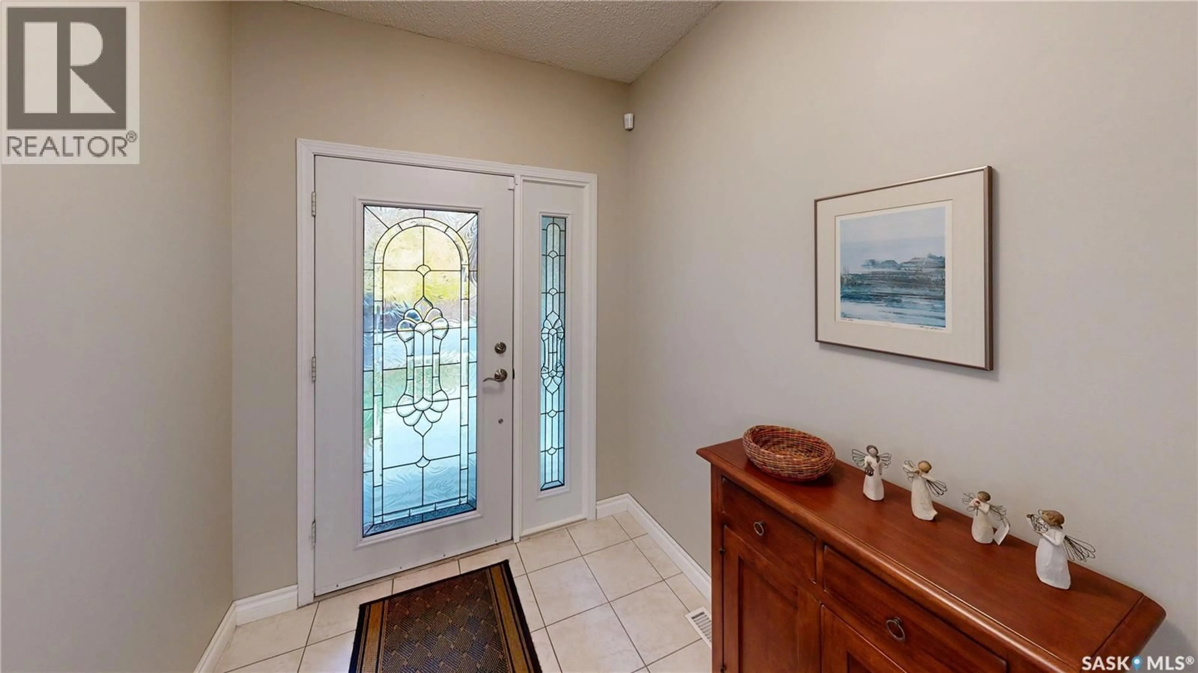 Indoor entryway for 2322 HANOVER CRESCENT, Regina Saskatchewan S4V0Z6