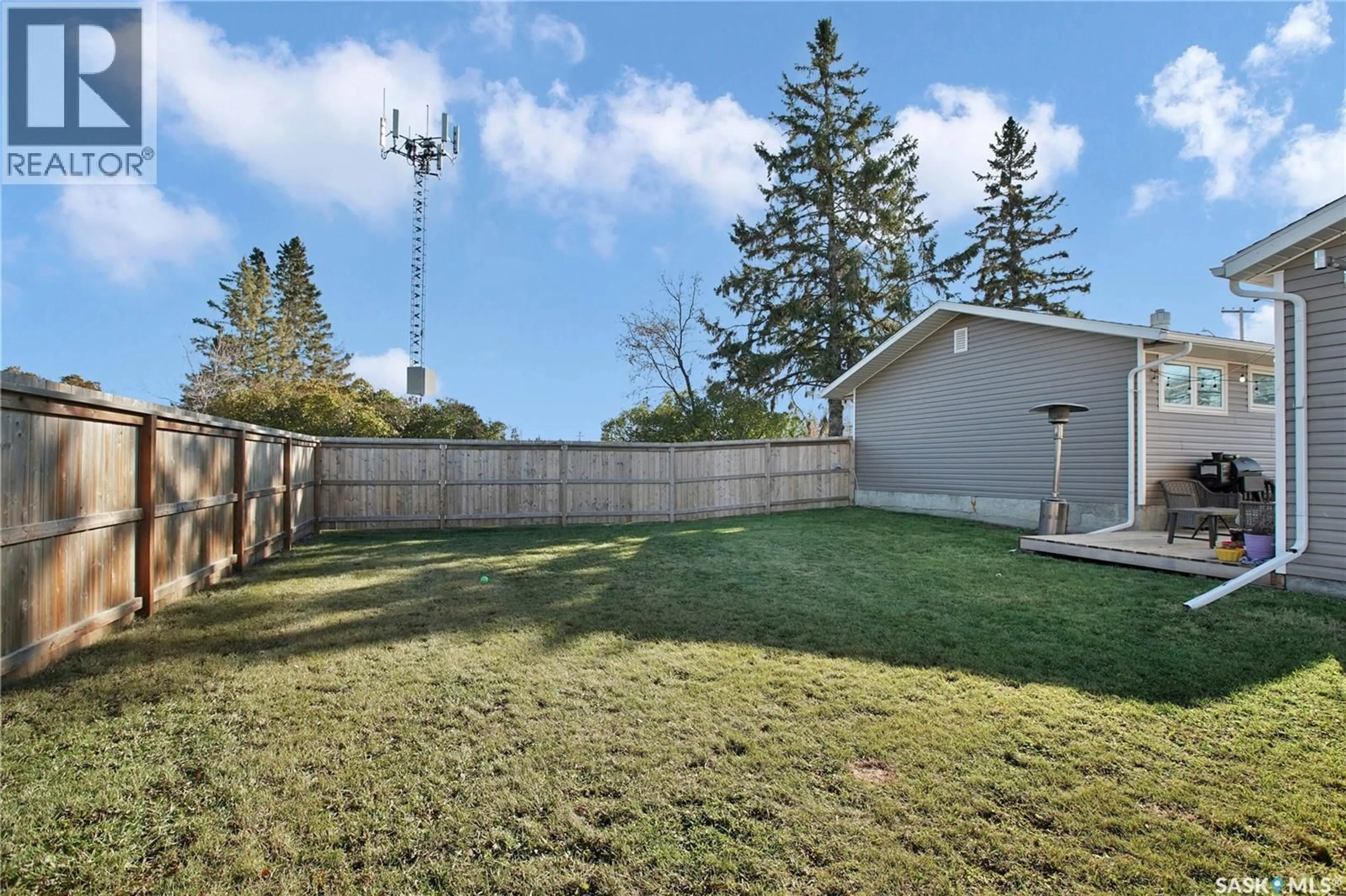 Patio, unknown for 305 2ND STREET, Duck Lake Saskatchewan S0K1J0