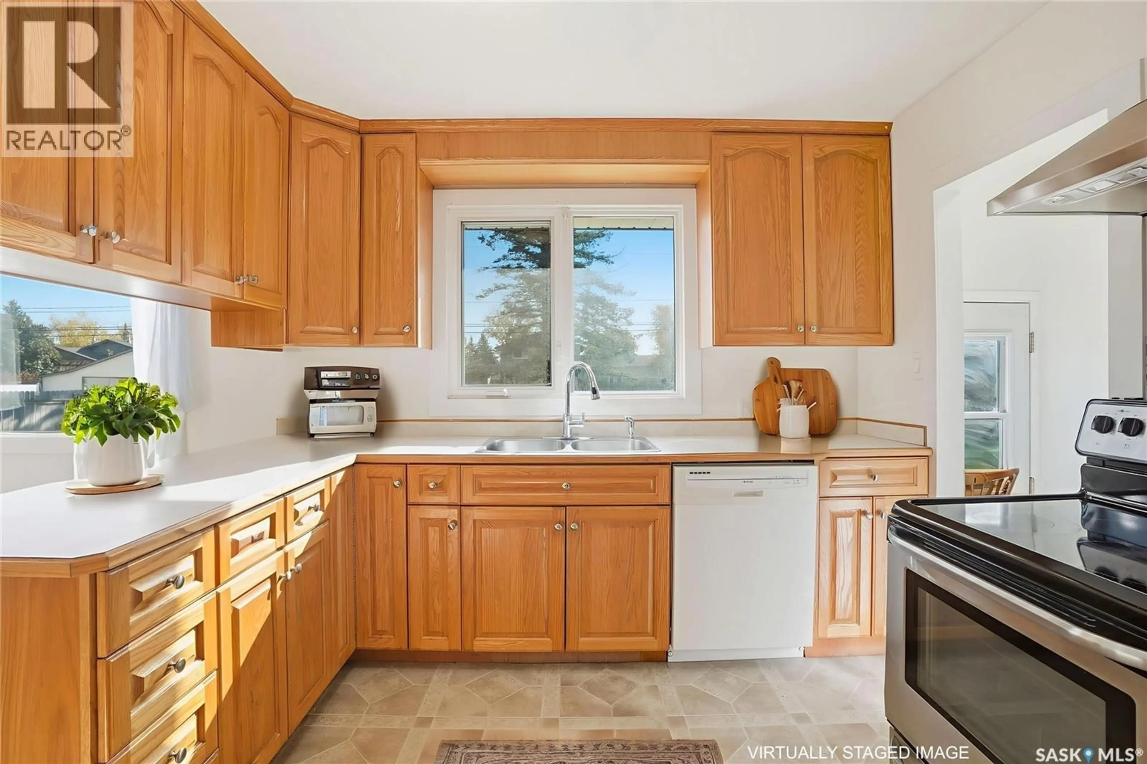 Standard kitchen, ceramic/tile floor for 114 2ND STREET, Martensville Saskatchewan S0K2T0