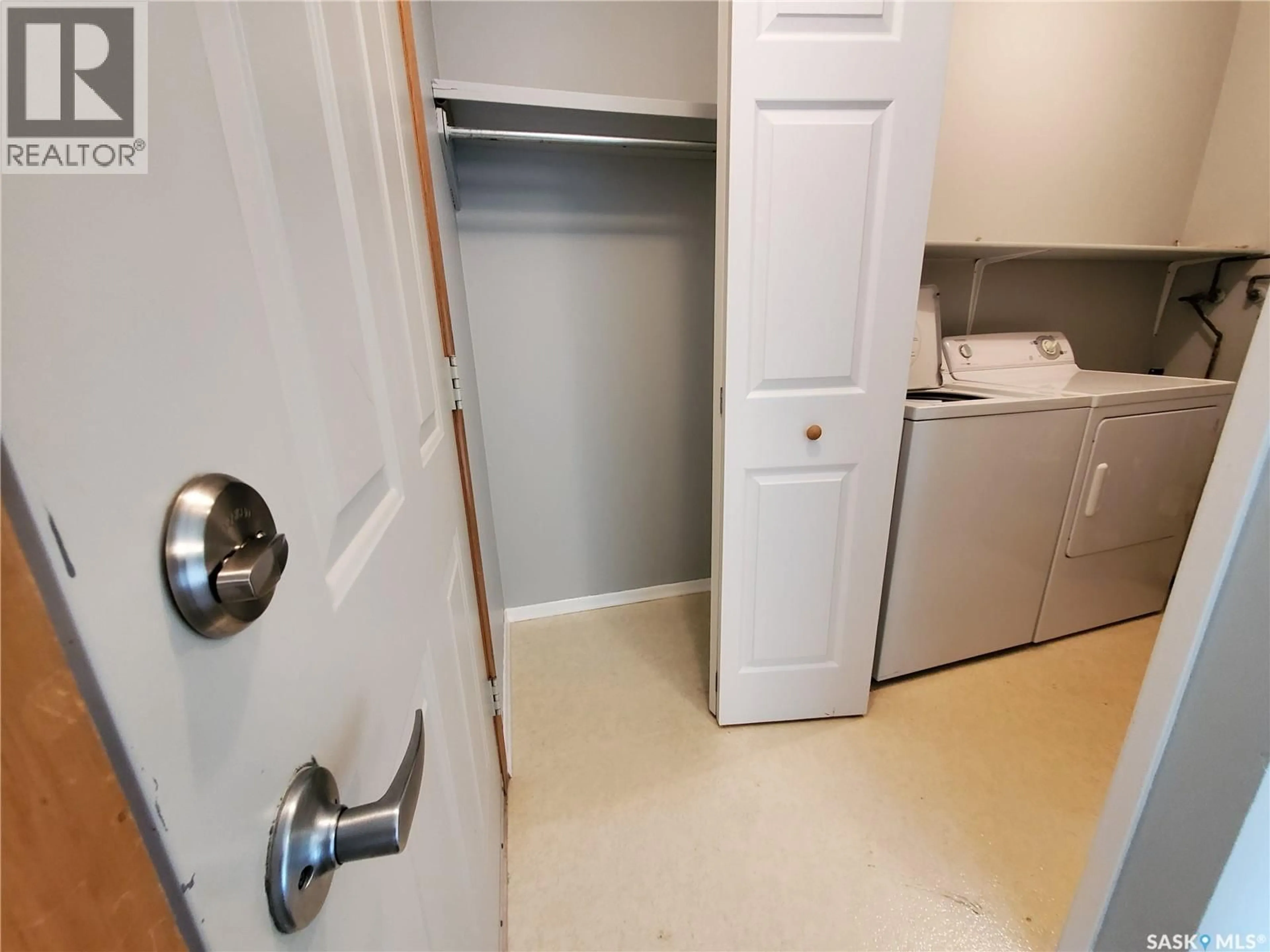 A pic of a room for 1508 ARMADA STREET, Vanguard Saskatchewan S0N2V0