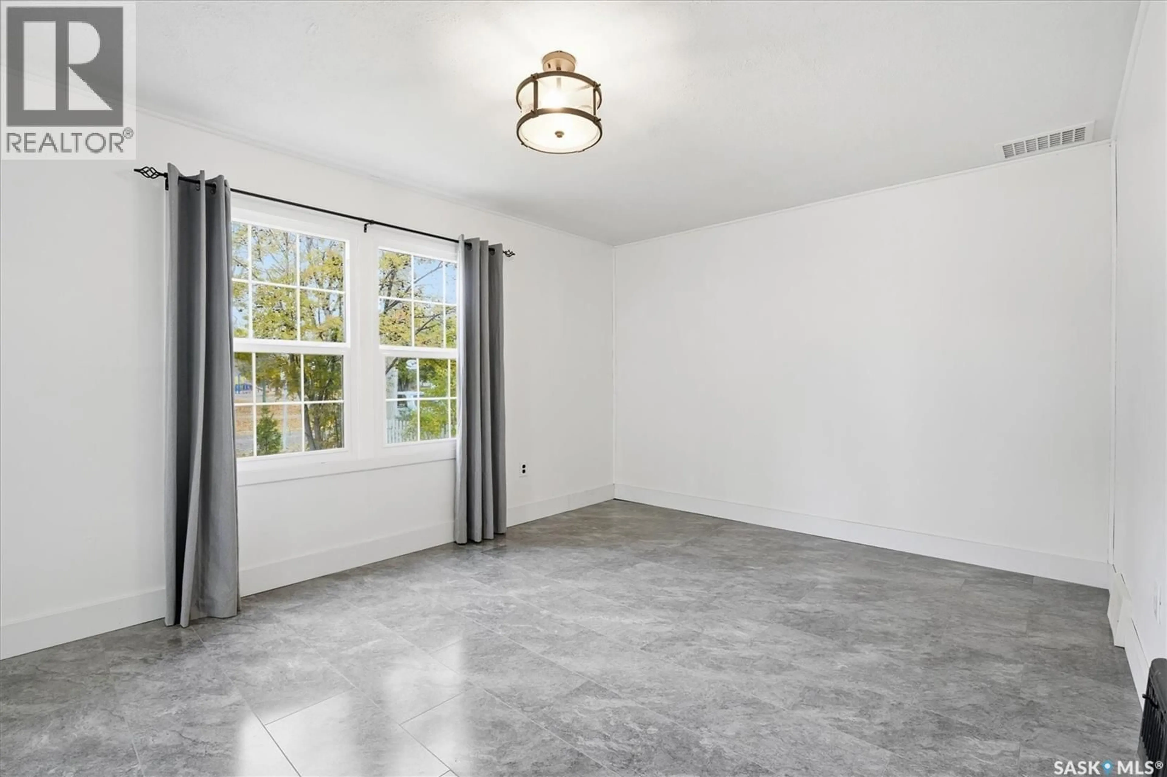 A pic of a room for 122 WILLOW STREET, Saskatoon Saskatchewan S7J0C2