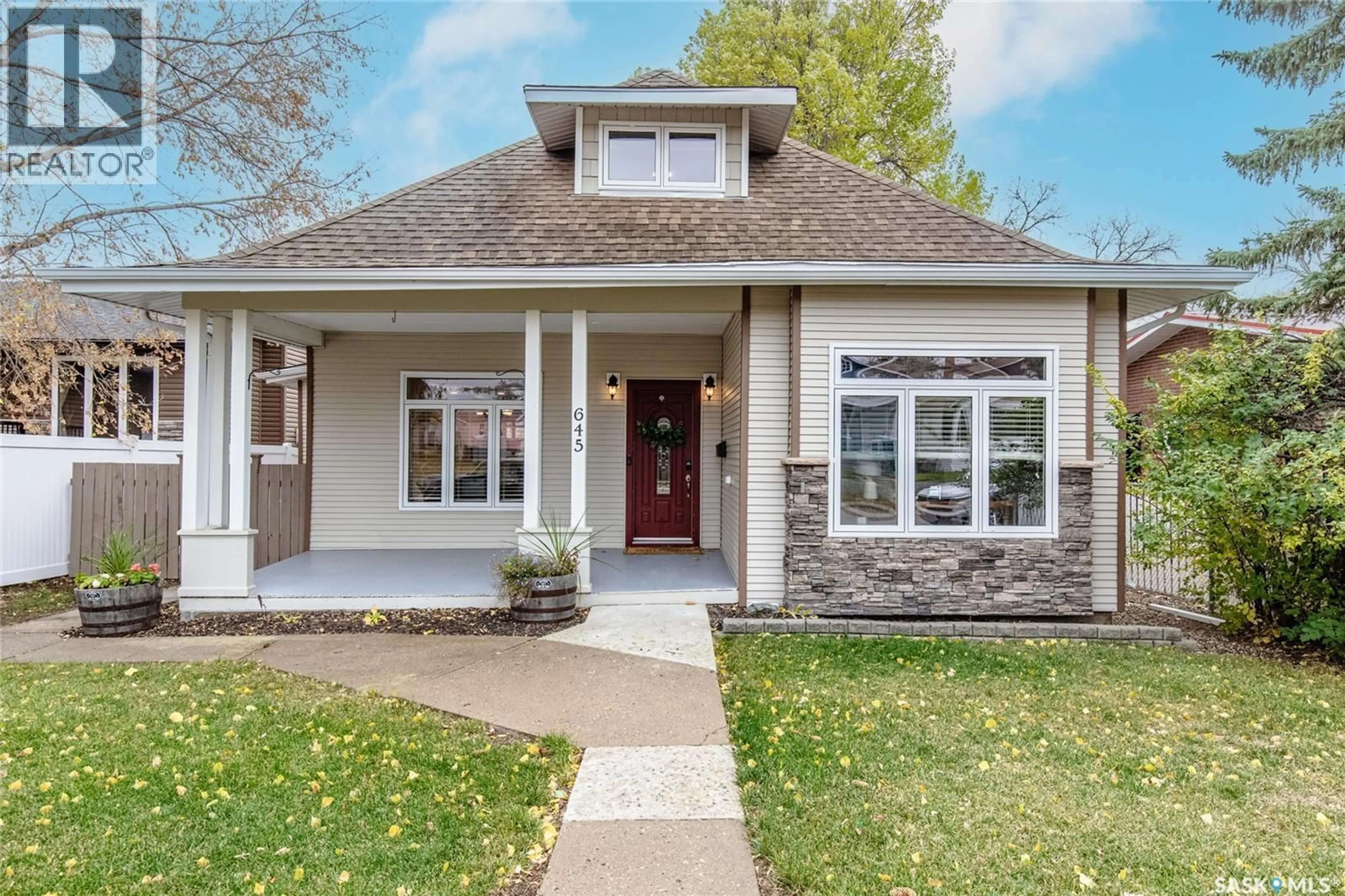Home with brick exterior material, street for 645 HOCHELAGA STREET, Moose Jaw Saskatchewan S6H2H3