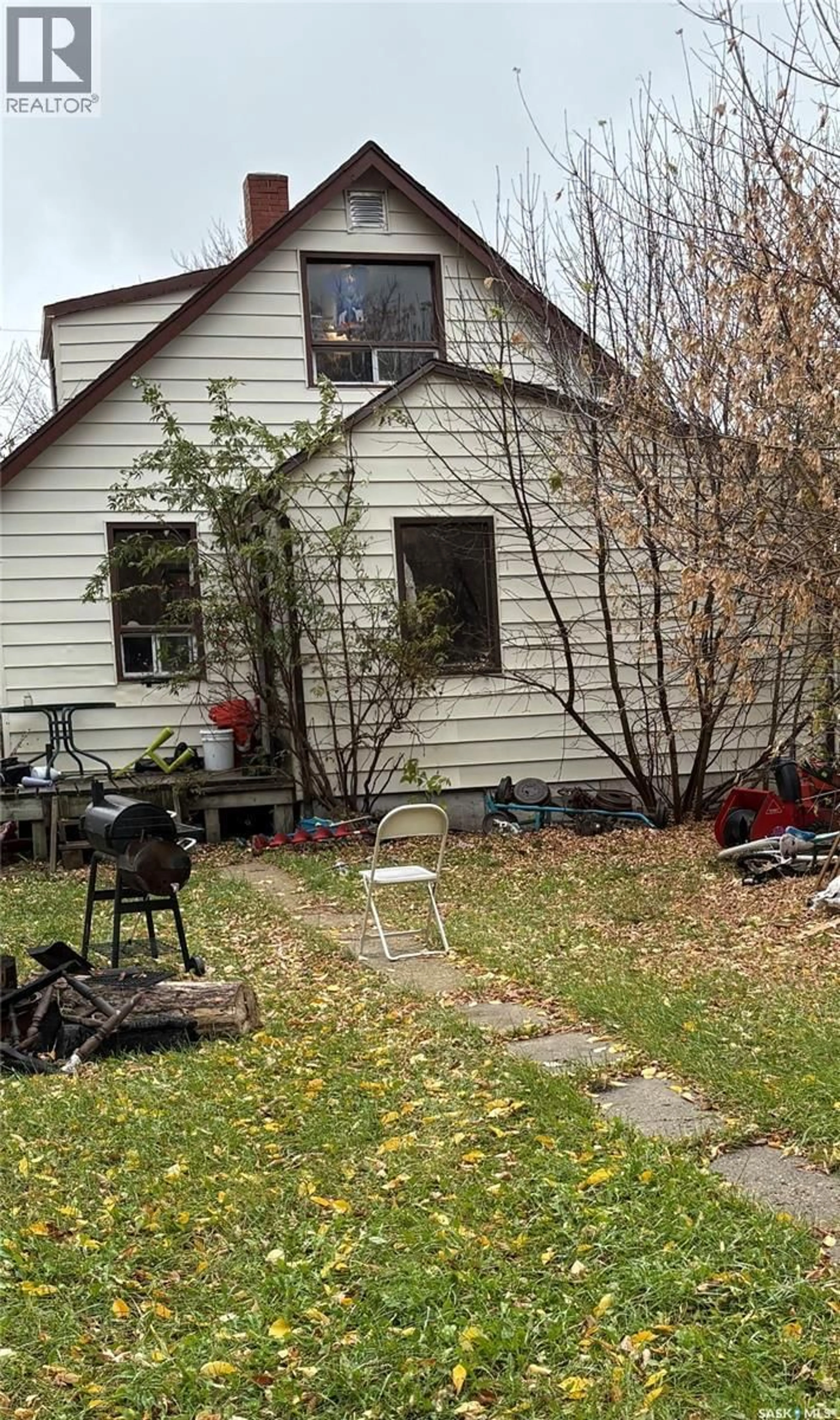 Patio, street for 163 DUNCAN STREET, Yorkton Saskatchewan S3N0G7