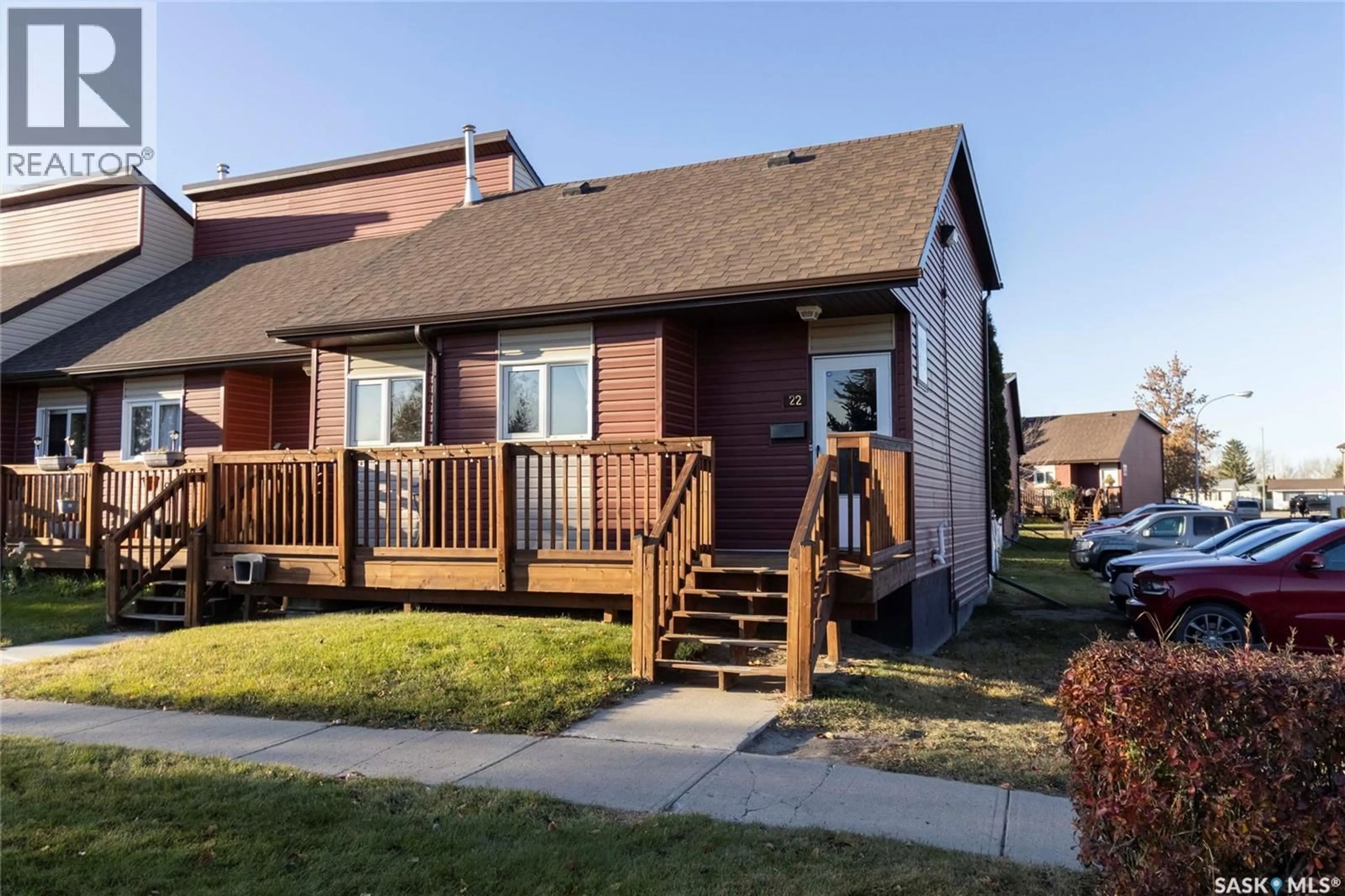 Home with vinyl exterior material, street for 331 - 22 PENDYGRASSE ROAD, Saskatoon Saskatchewan S7M4R3