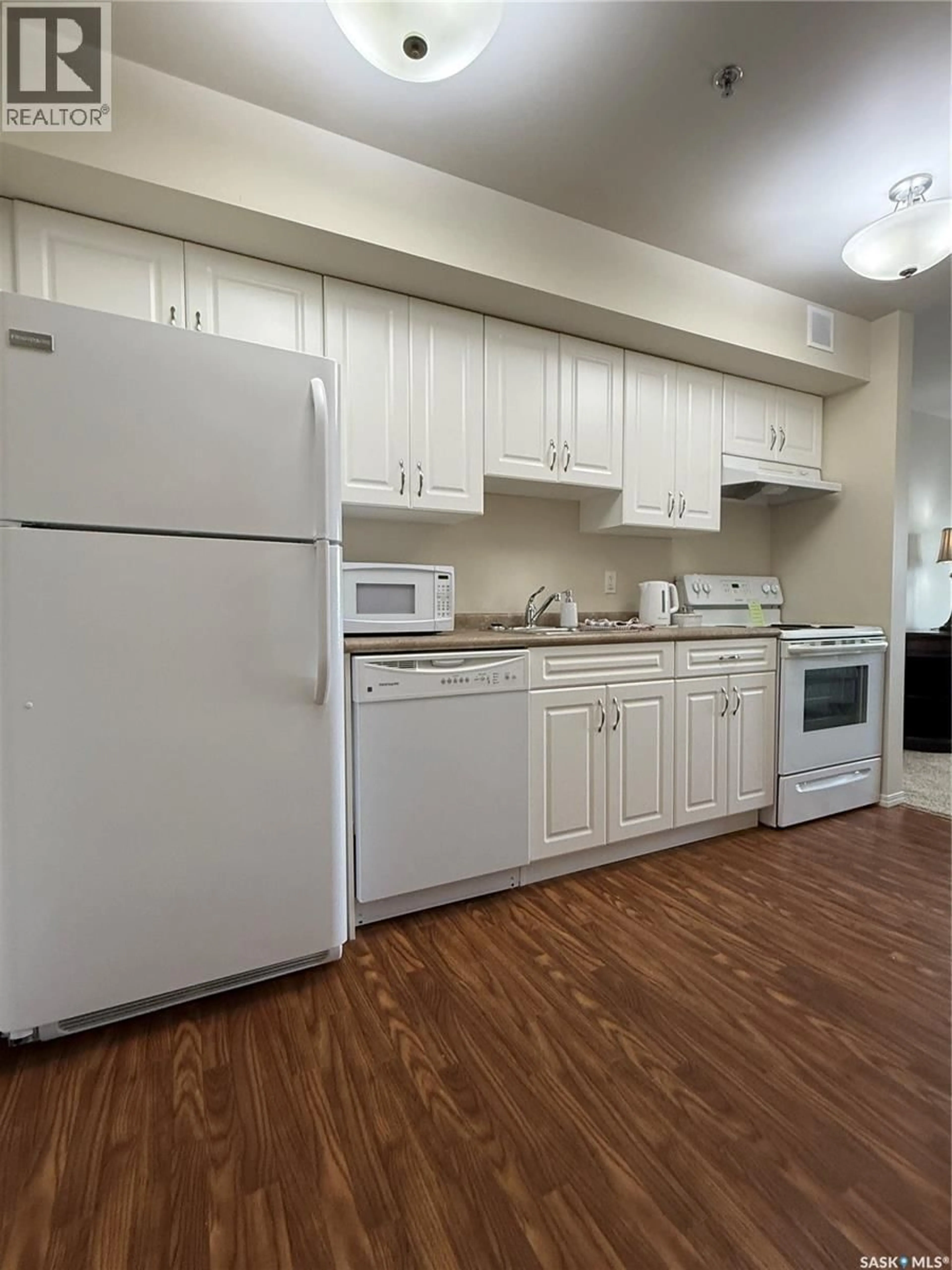 Standard kitchen, unknown for 209 - 680 7TH AVENUE, Melville Saskatchewan S0A2P1