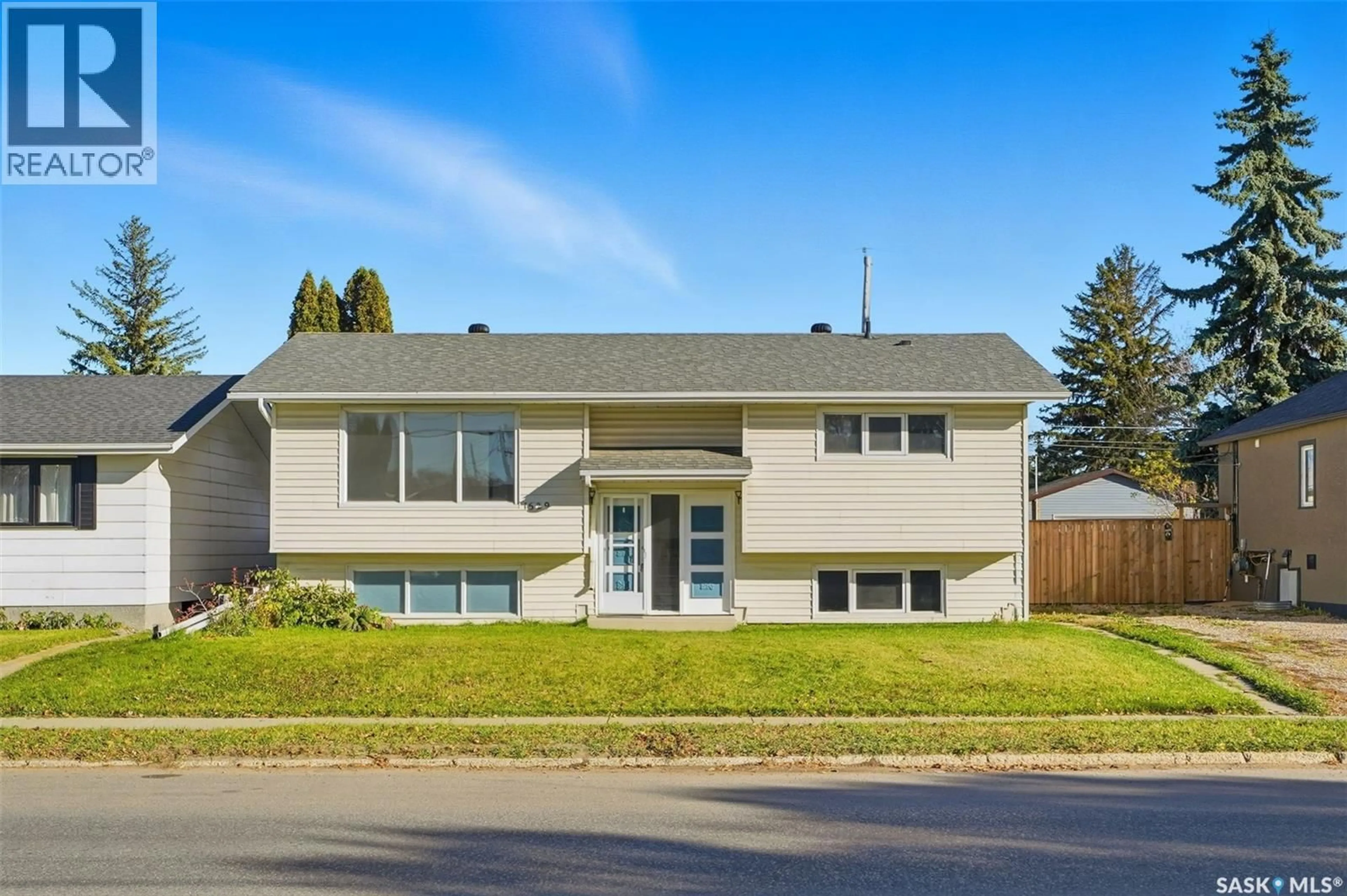 Home with vinyl exterior material, street for 1529 CENTRAL AVENUE, Saskatoon Saskatchewan S7N2H3