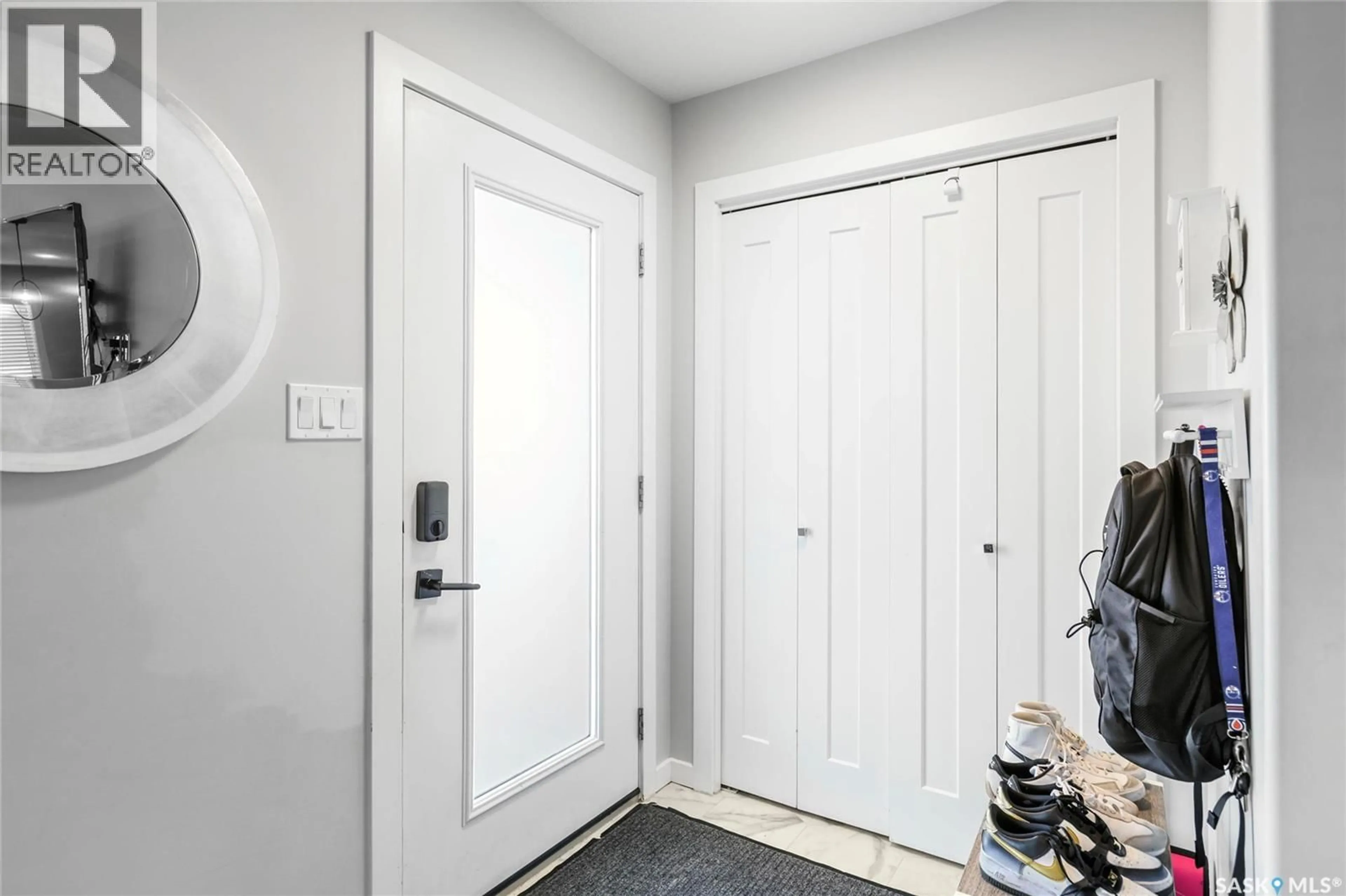 Indoor entryway for 208 - 2715 NARCISSE DRIVE, Regina Saskatchewan S4X0P8