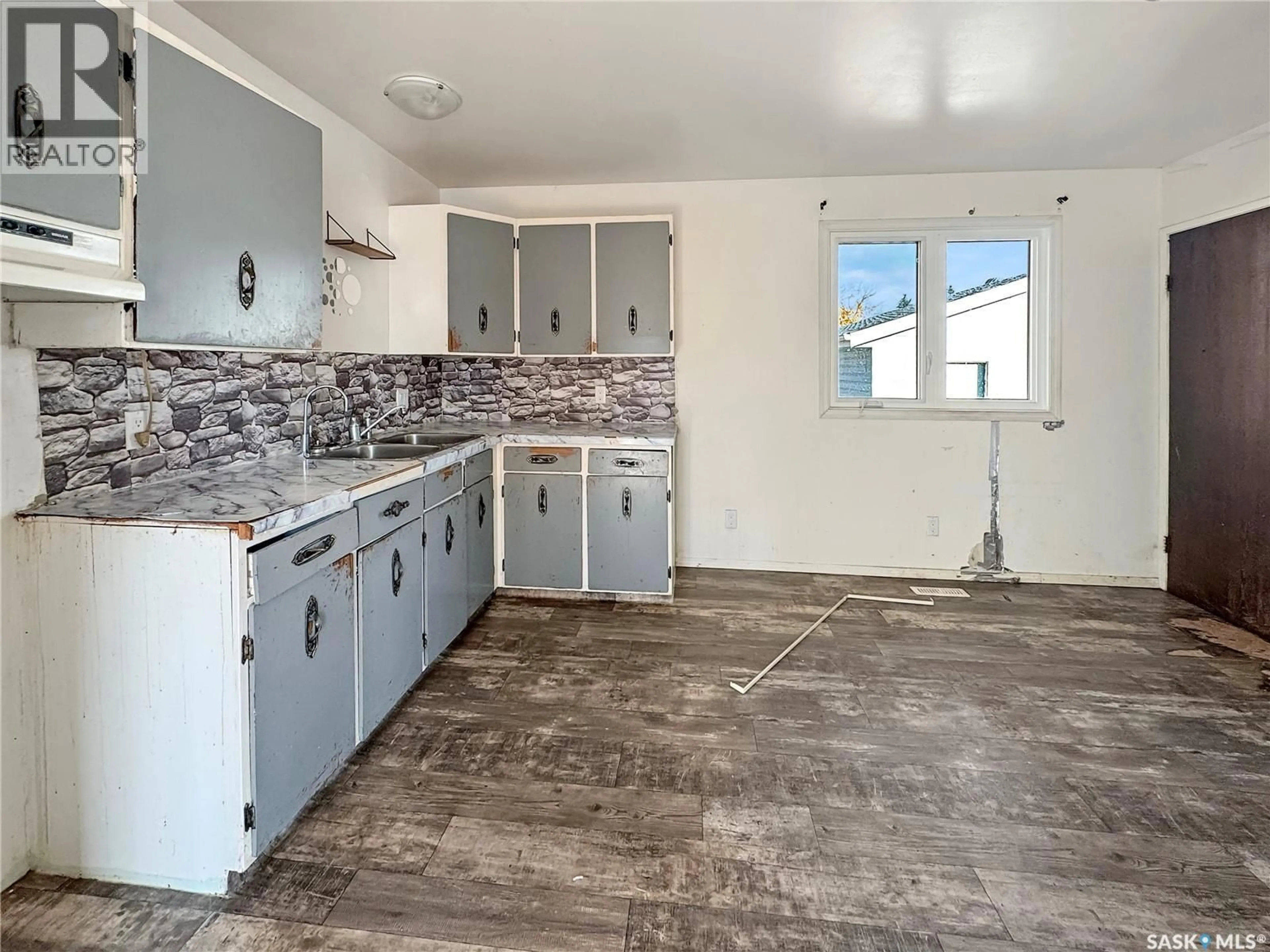 Unknown for 10918 SCOTT DRIVE, North Battleford Saskatchewan S9A3L9