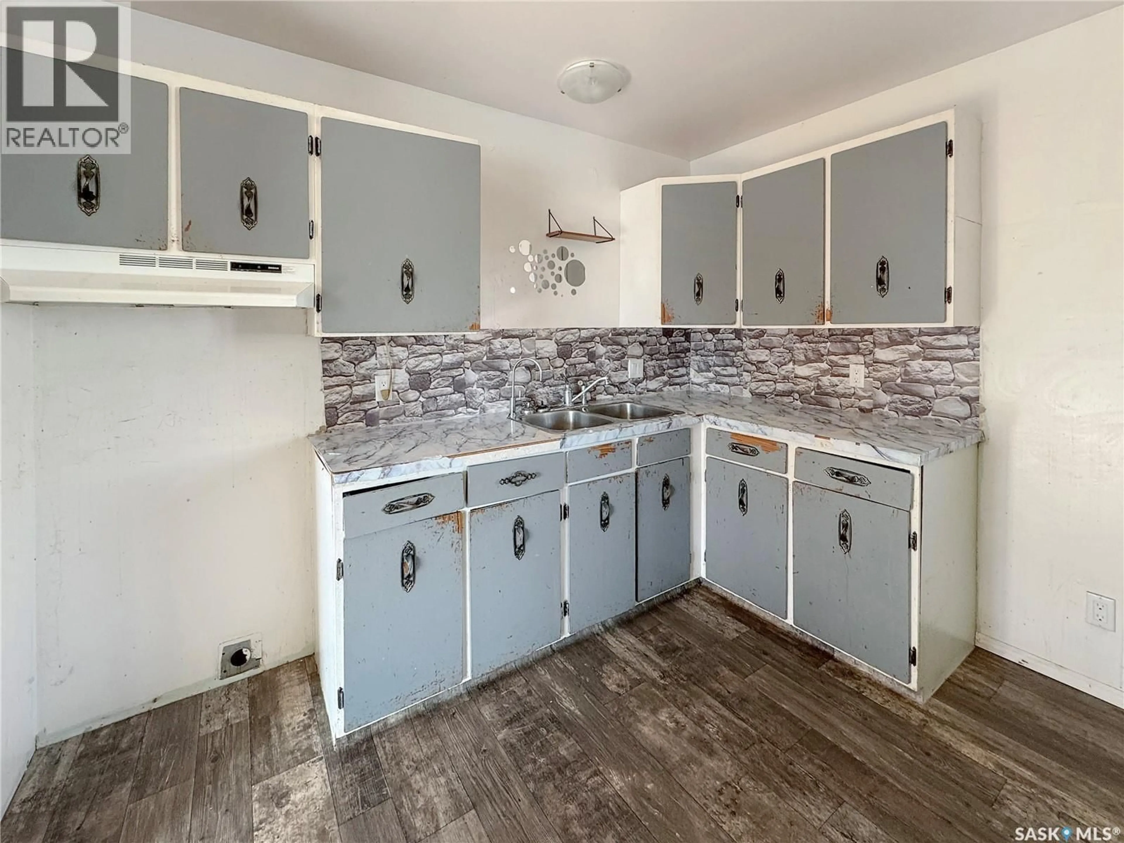 Unknown for 10918 SCOTT DRIVE, North Battleford Saskatchewan S9A3L9
