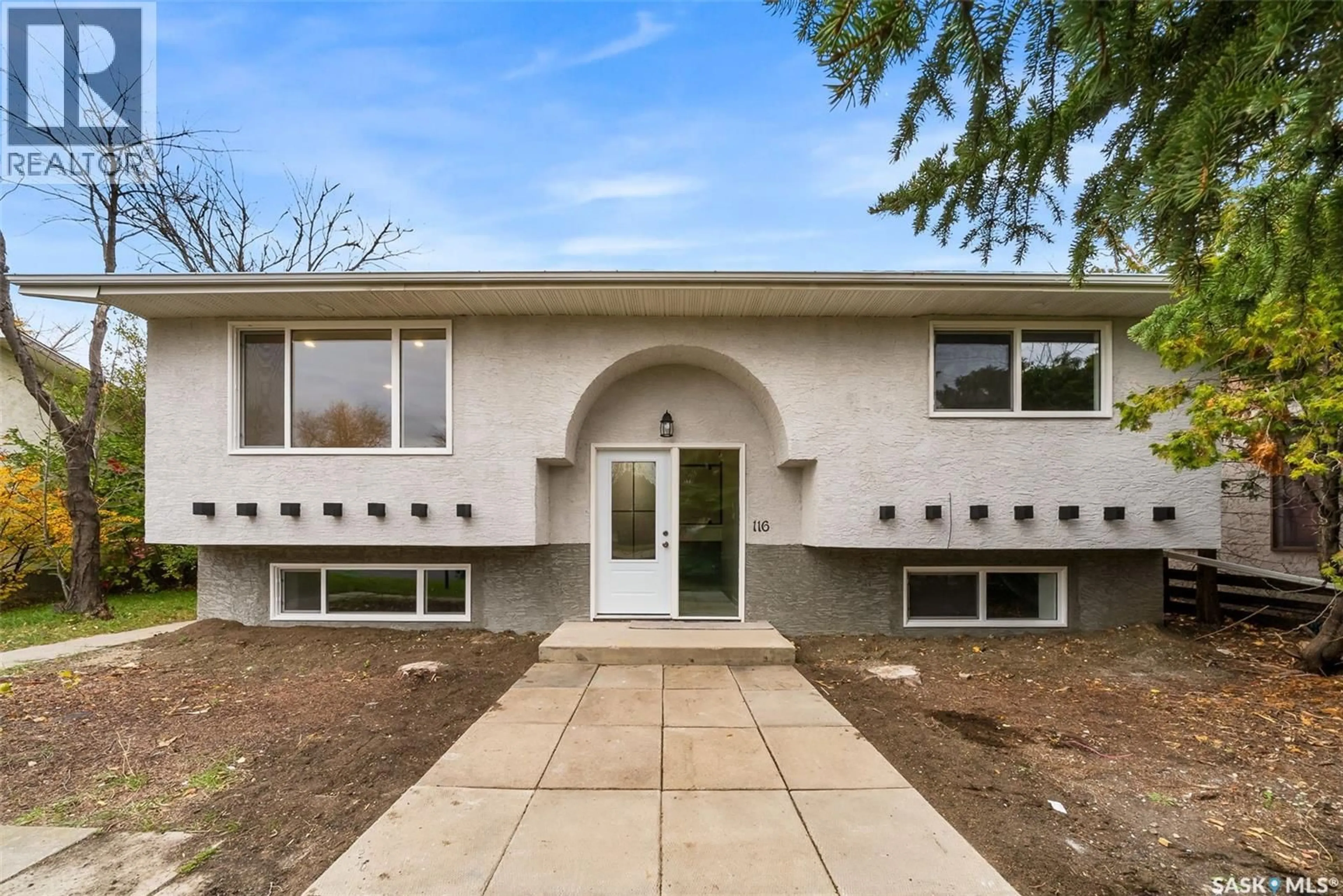 Home with vinyl exterior material, unknown for 116 MCCARTHY BOULEVARD, Regina Saskatchewan S4R6A6