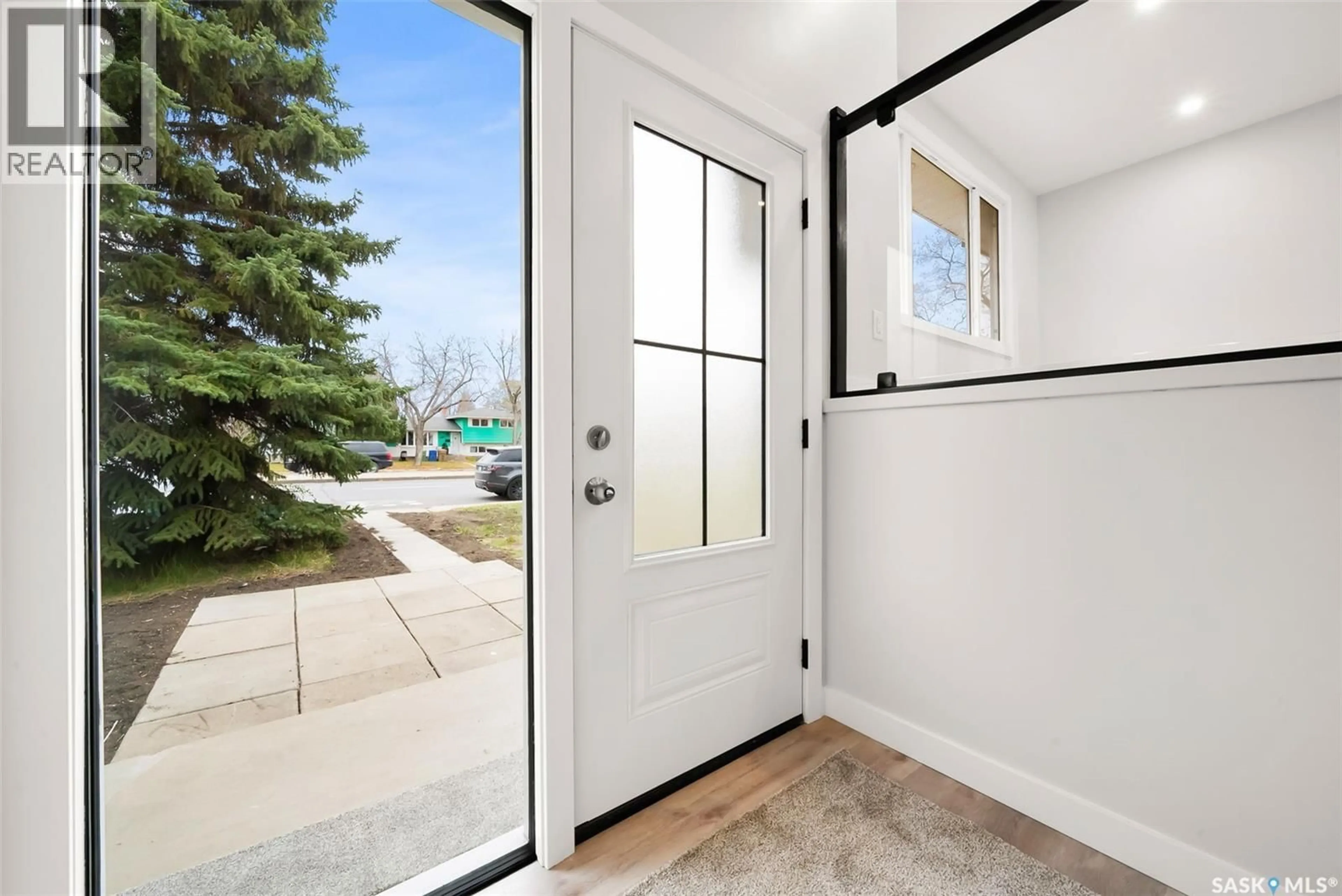 Indoor entryway for 116 MCCARTHY BOULEVARD, Regina Saskatchewan S4R6A6