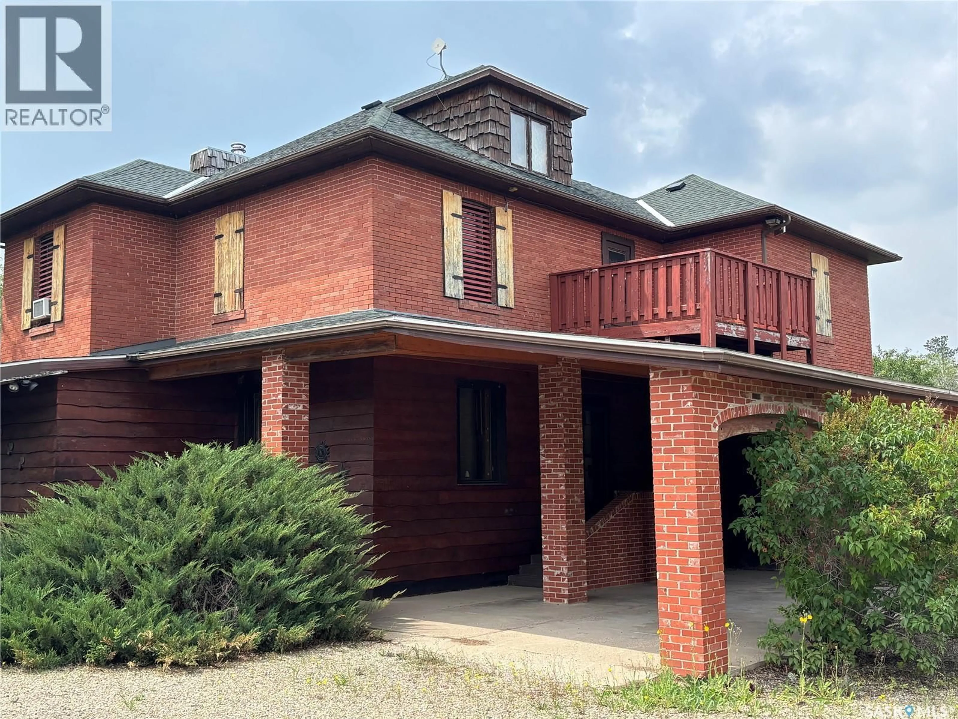 Home with brick exterior material, building for 200 CLOVERLY AVENUE, Arlington Rm No. 79 Saskatchewan S0N0S0
