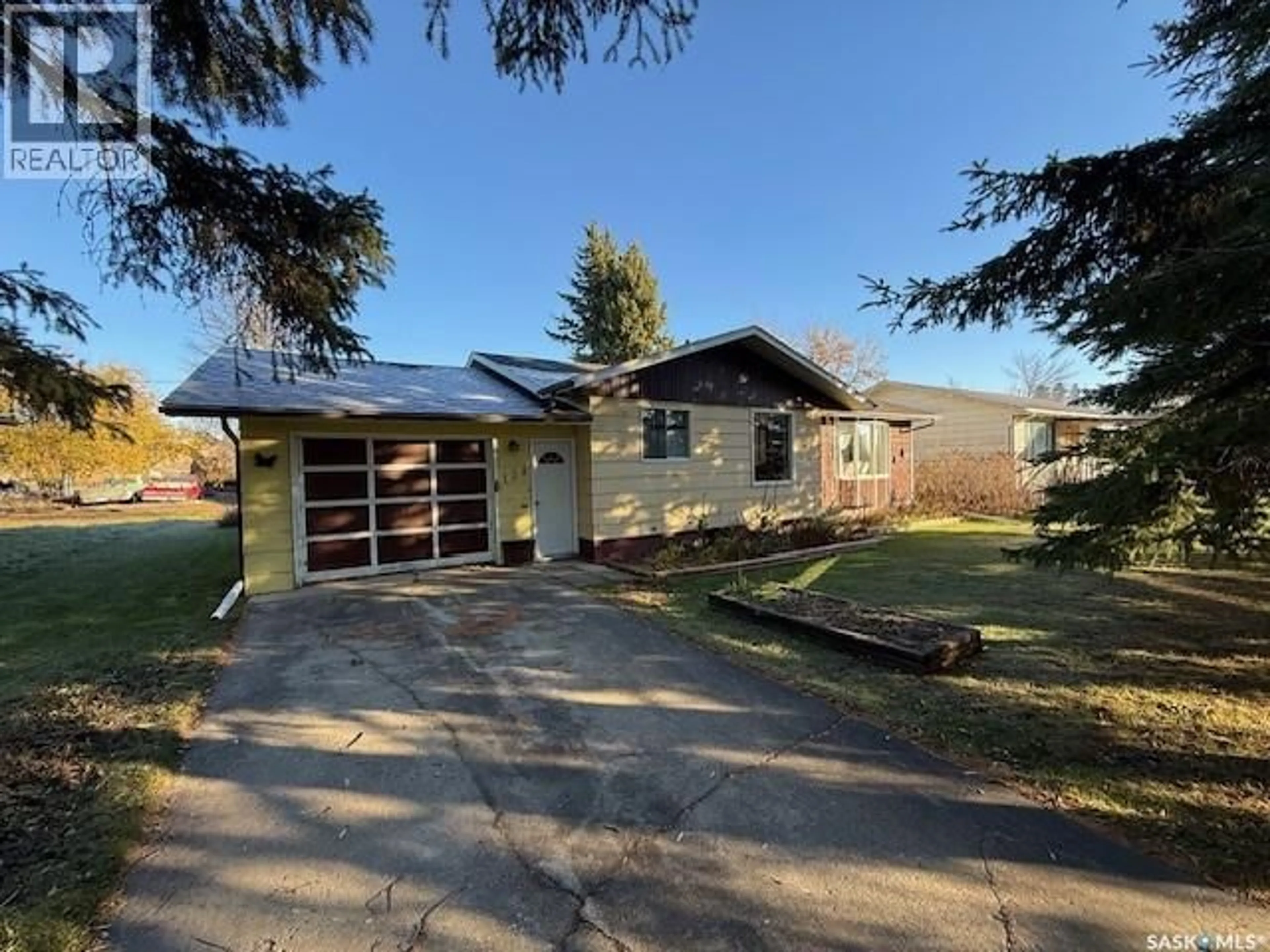 A pic from outside/outdoor area/front of a property/back of a property/a pic from drone, street for 128 FIRST AVENUE, Norquay Saskatchewan S0A2V0