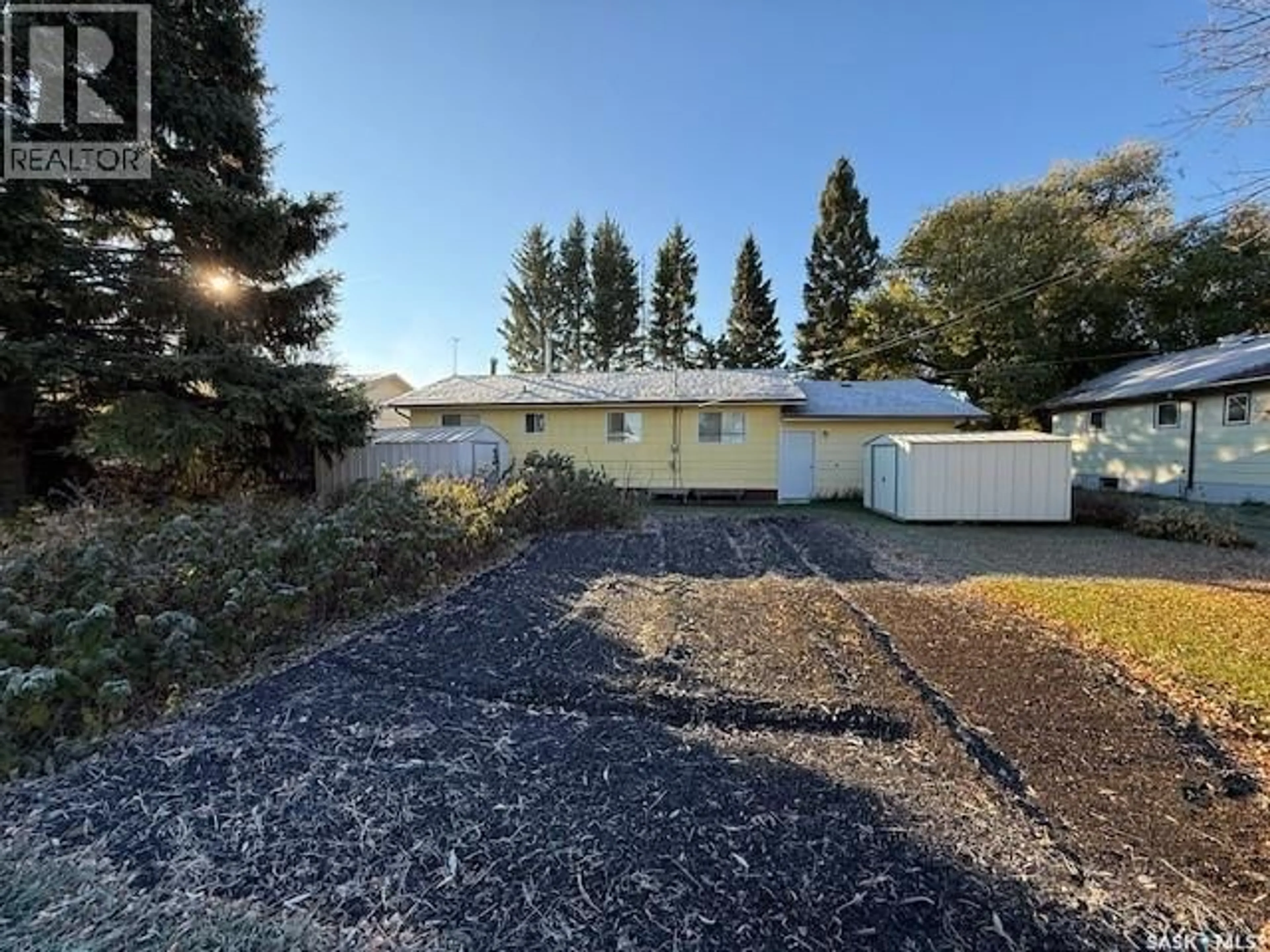 A pic from outside/outdoor area/front of a property/back of a property/a pic from drone, unknown for 128 FIRST AVENUE, Norquay Saskatchewan S0A2V0