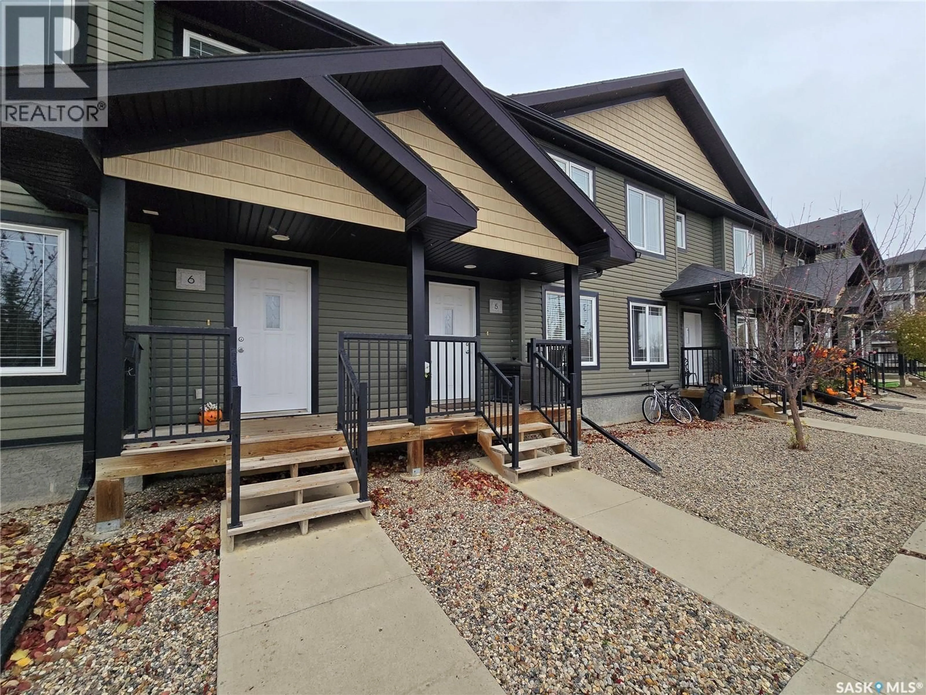 Unknown for NE - 6 815 5TH STREET, Weyburn Saskatchewan S4H2K9