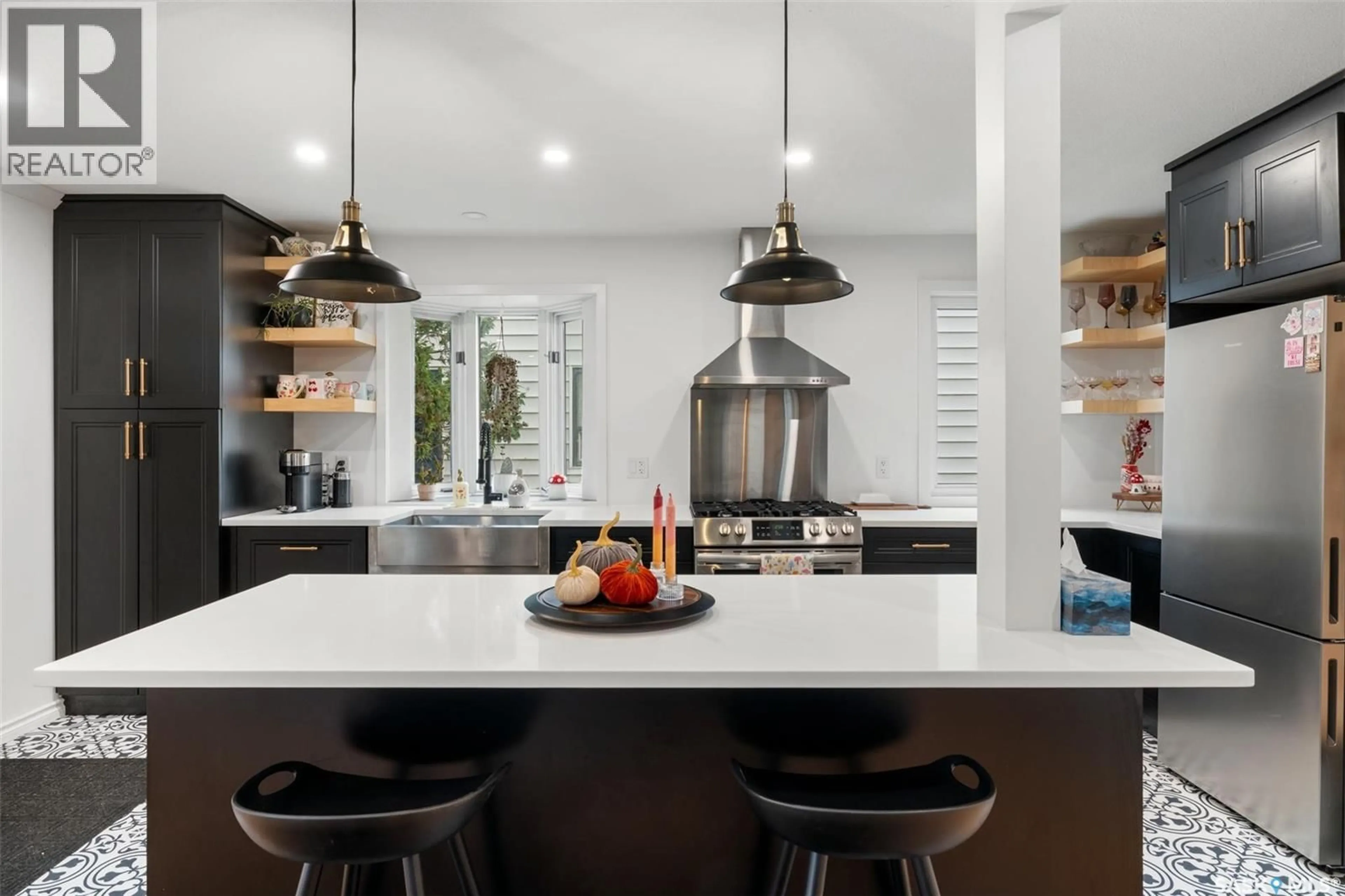 Contemporary kitchen, unknown for 2808 MONTAGUE STREET, Regina Saskatchewan S4S1Z2