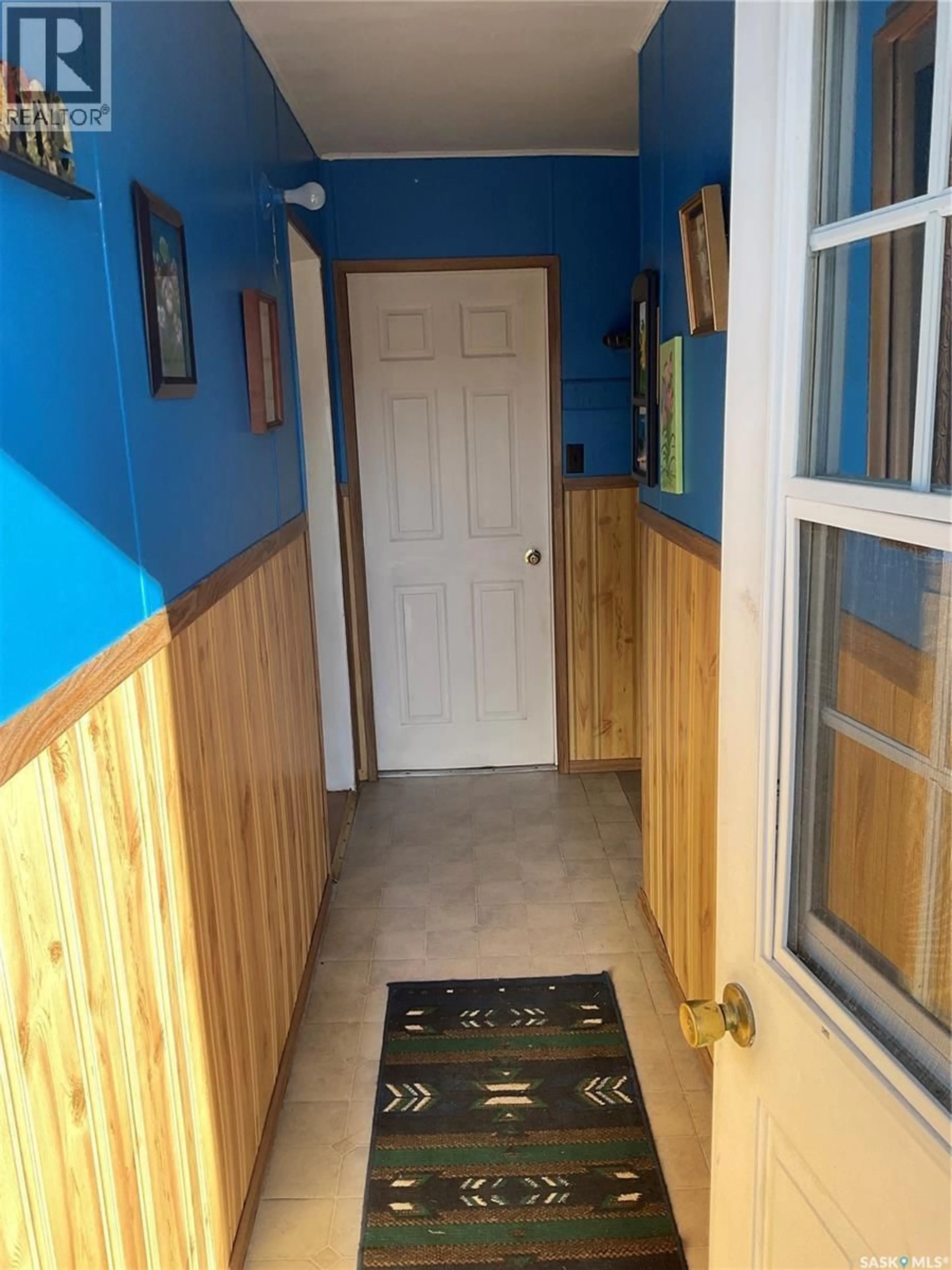 Indoor entryway for 210 5TH STREET, Wakaw Saskatchewan S0K4P0