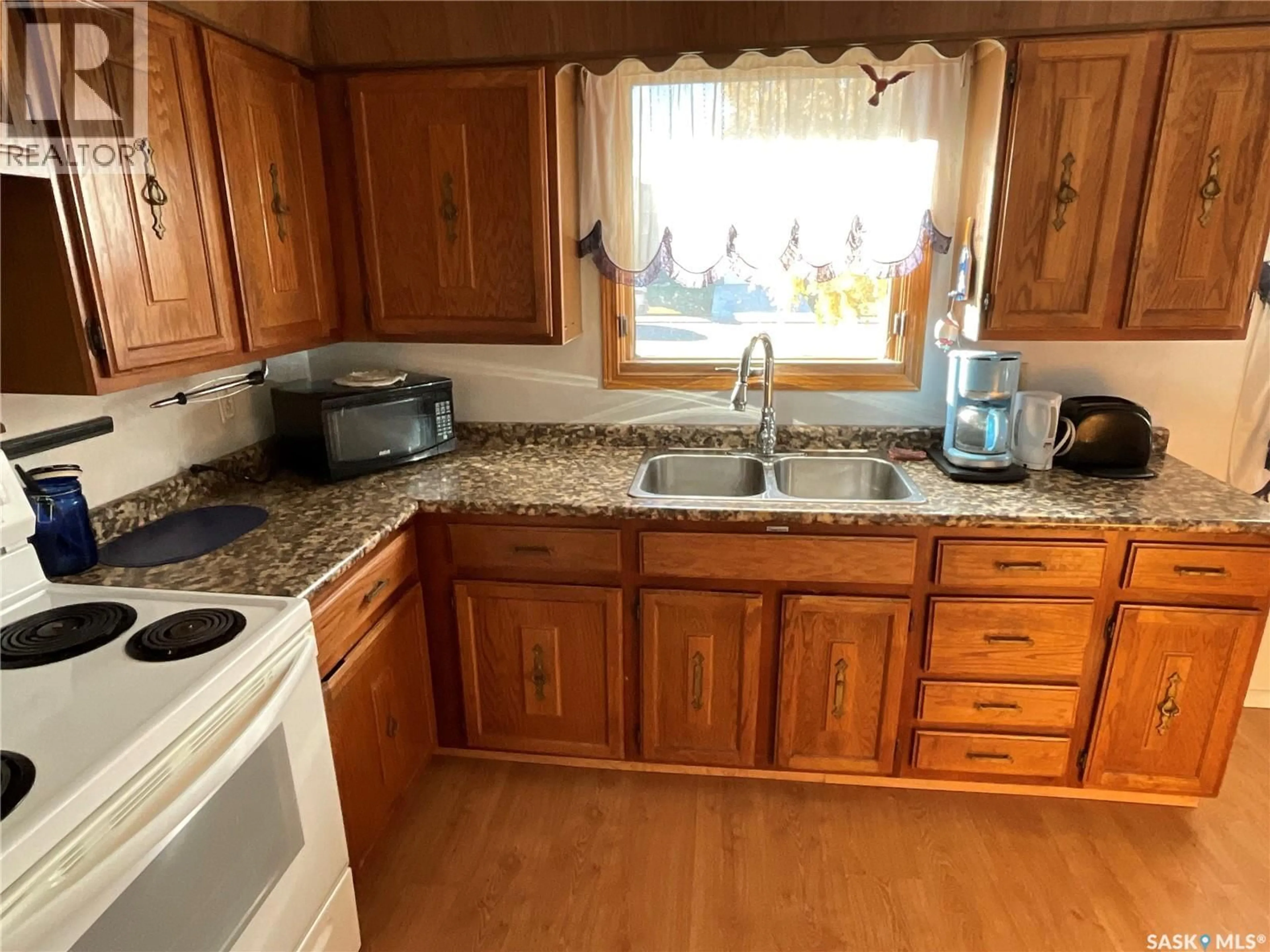 Standard kitchen, unknown for 210 5TH STREET, Wakaw Saskatchewan S0K4P0