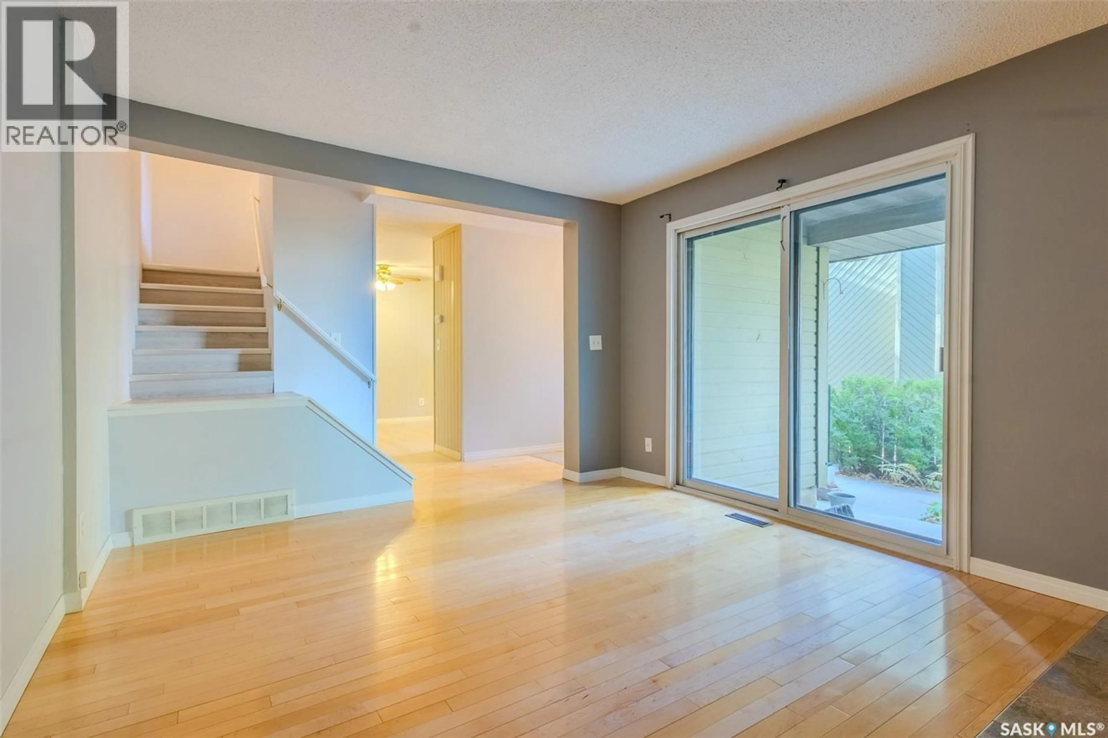 Indoor foyer for 3 215 PRIMROSE DRIVE, Saskatoon Saskatchewan S7K5E4