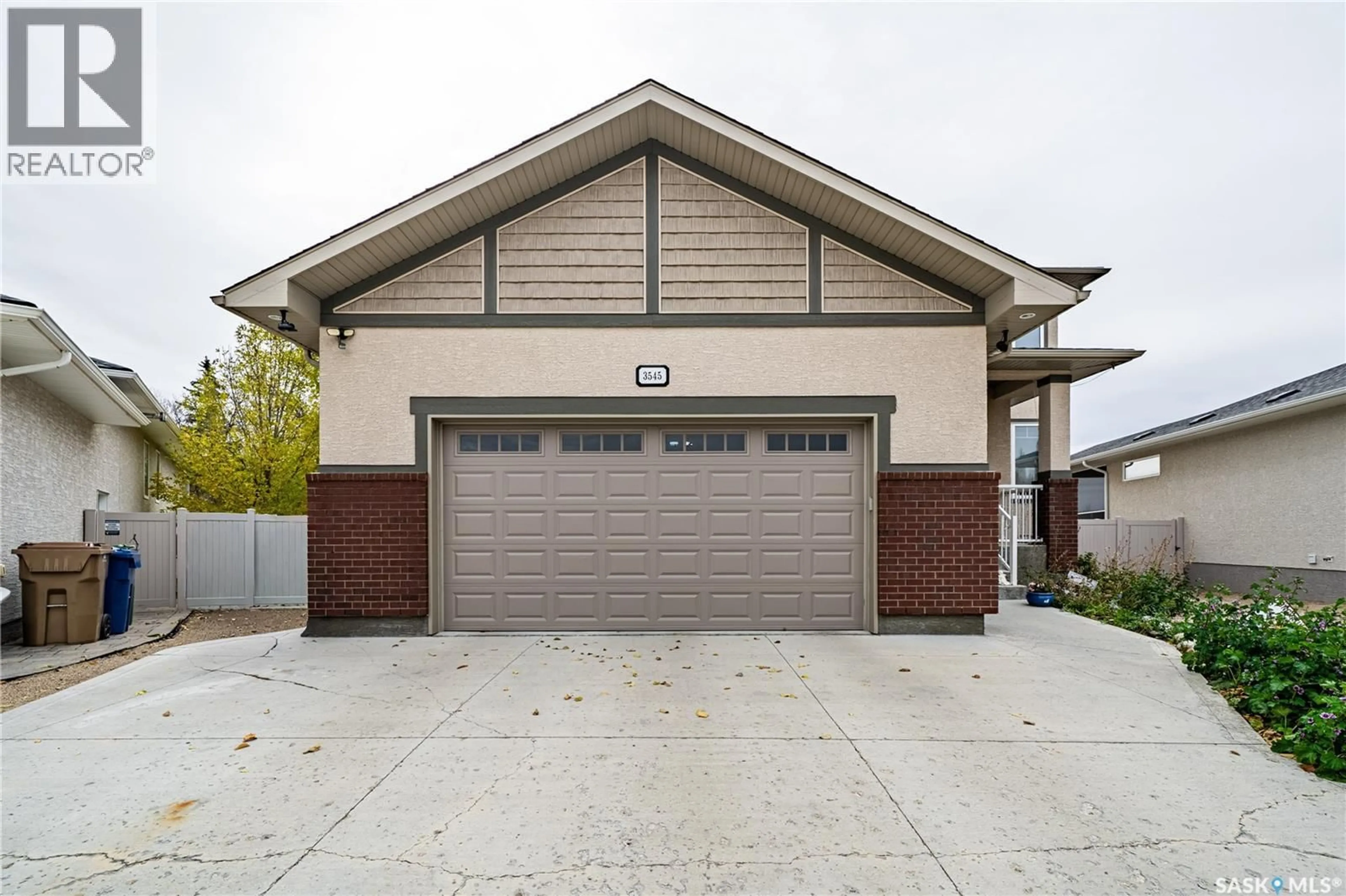 Indoor garage for 3545 EVANS COURT, Regina Saskatchewan S4S0A9