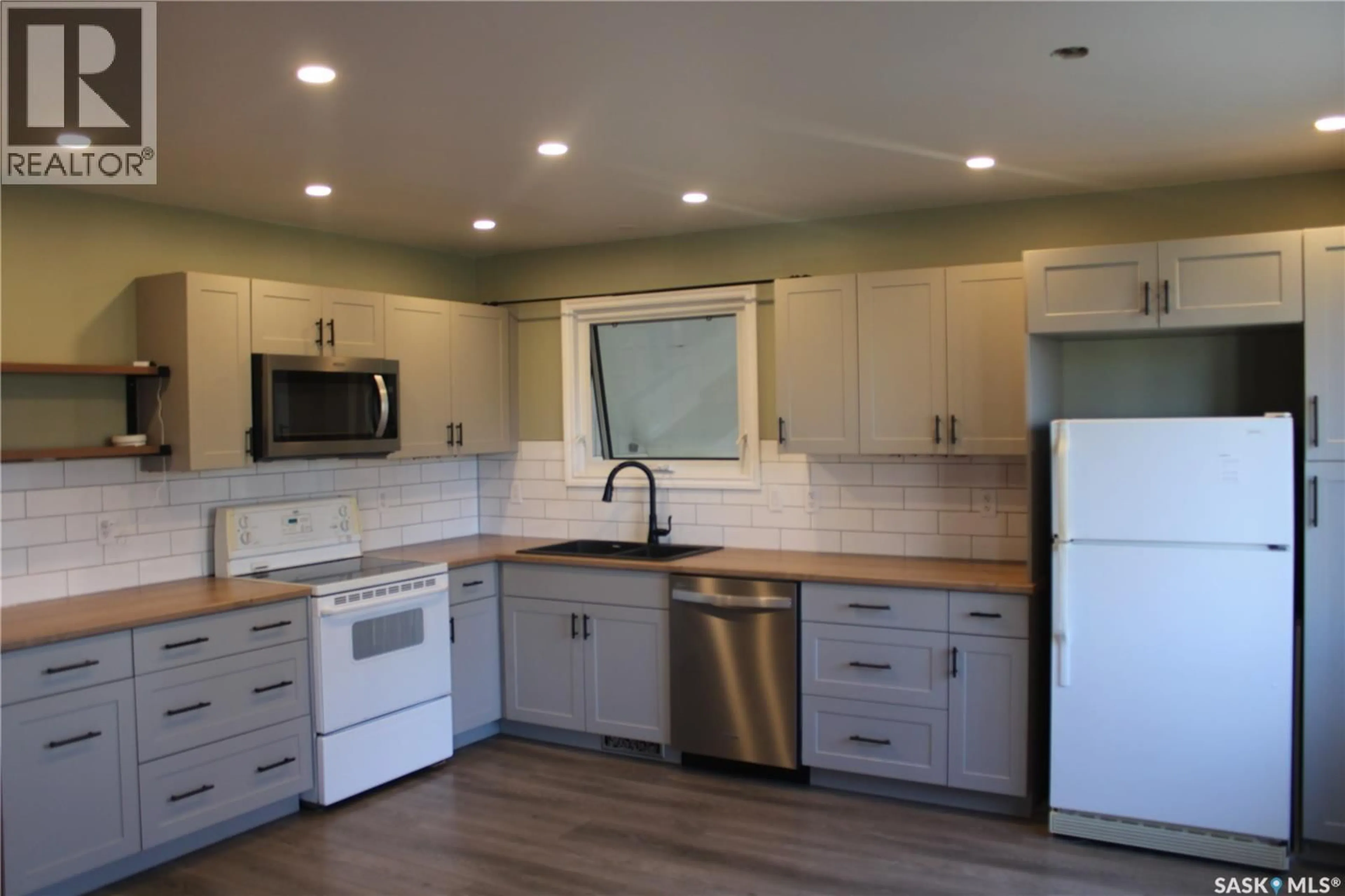 Open concept kitchen, unknown for 103 WELLINGTON AVENUE, Yorkton Saskatchewan S3N1Y1