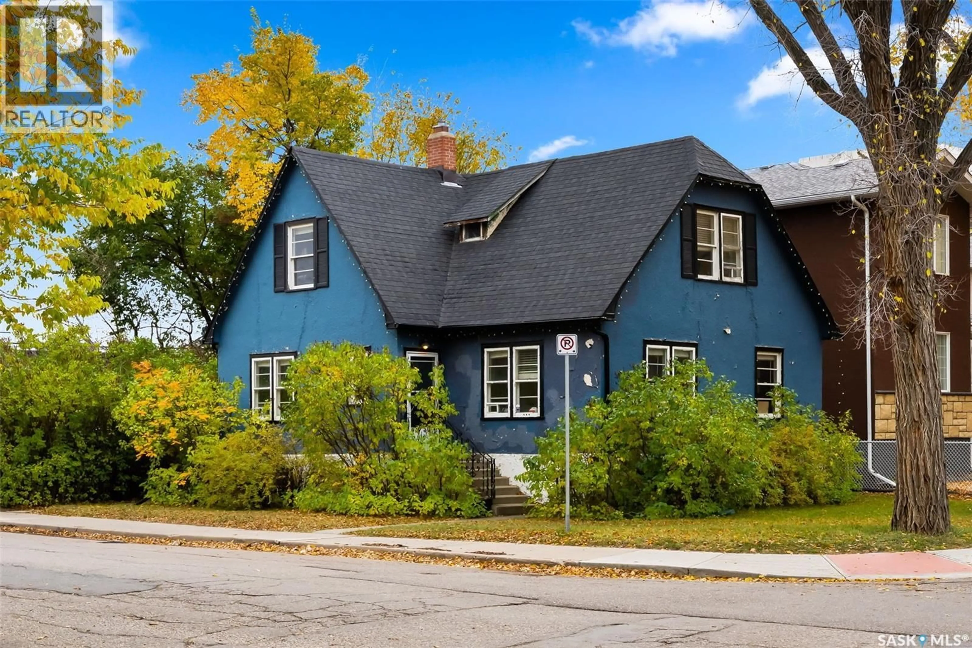 Home with vinyl exterior material, street for 2729 12TH AVENUE, Regina Saskatchewan S4T1J3