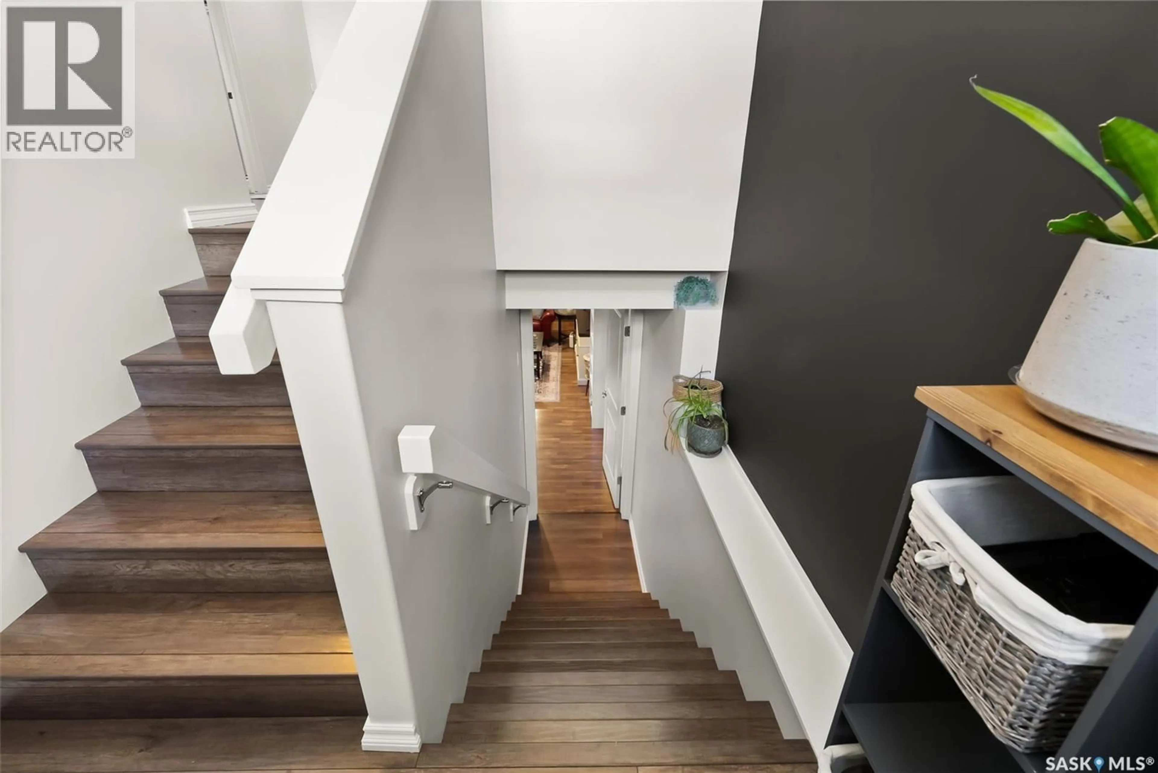 Stairs for 2925 RIDGWAY AVENUE, Regina Saskatchewan S4X0M9