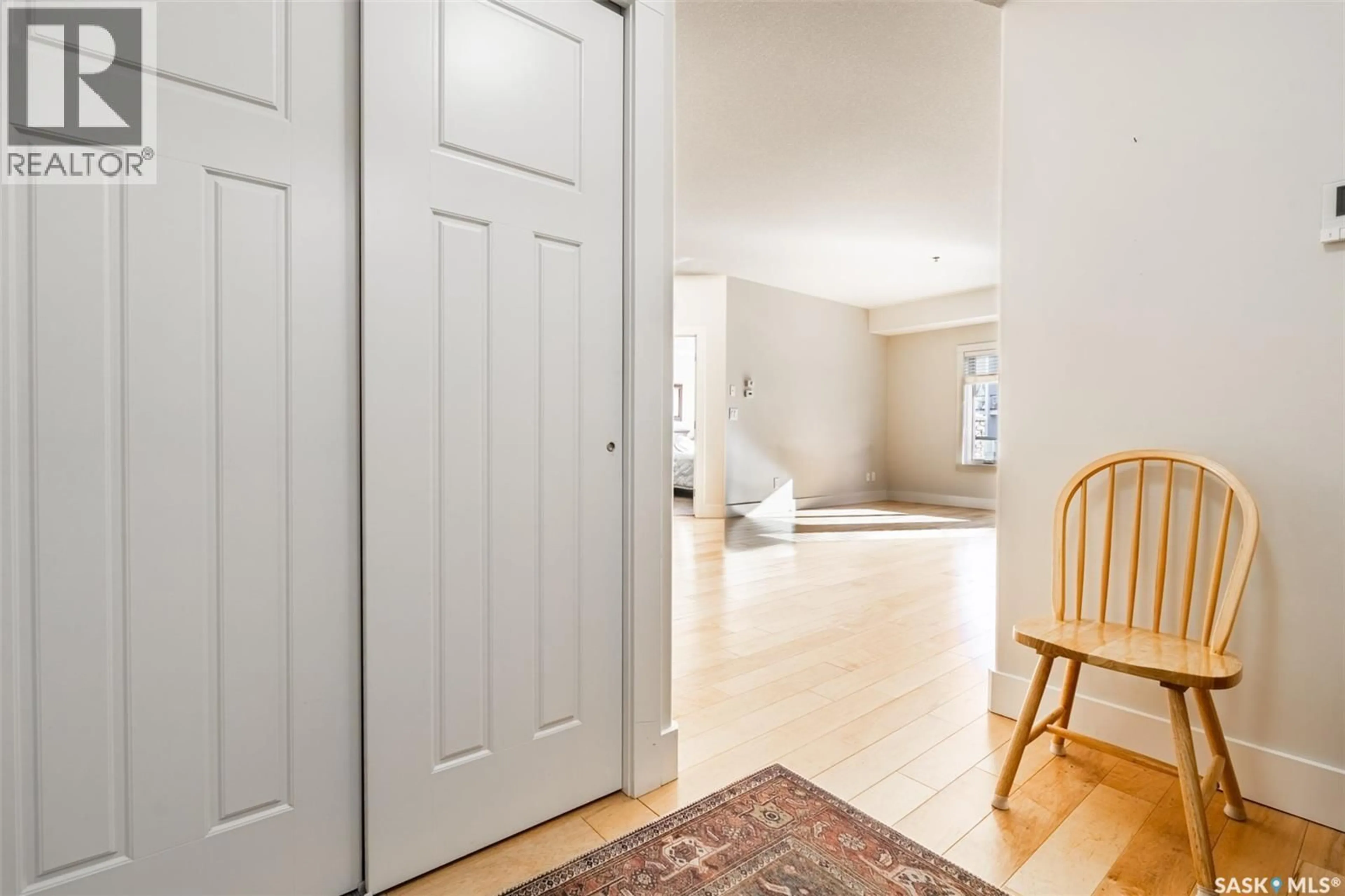 Indoor entryway for 207 - 1010 RUTH STREET, Saskatoon Saskatchewan S7J4M9