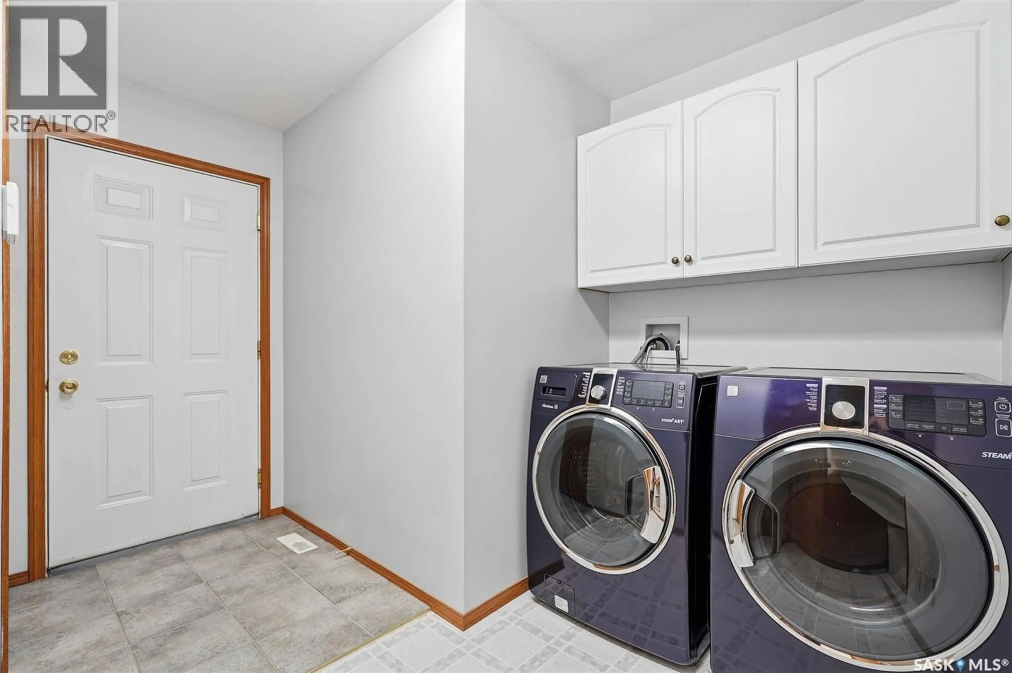 Laundry room for 1002 CARR CRESCENT, Saskatoon Saskatchewan S7S1L9