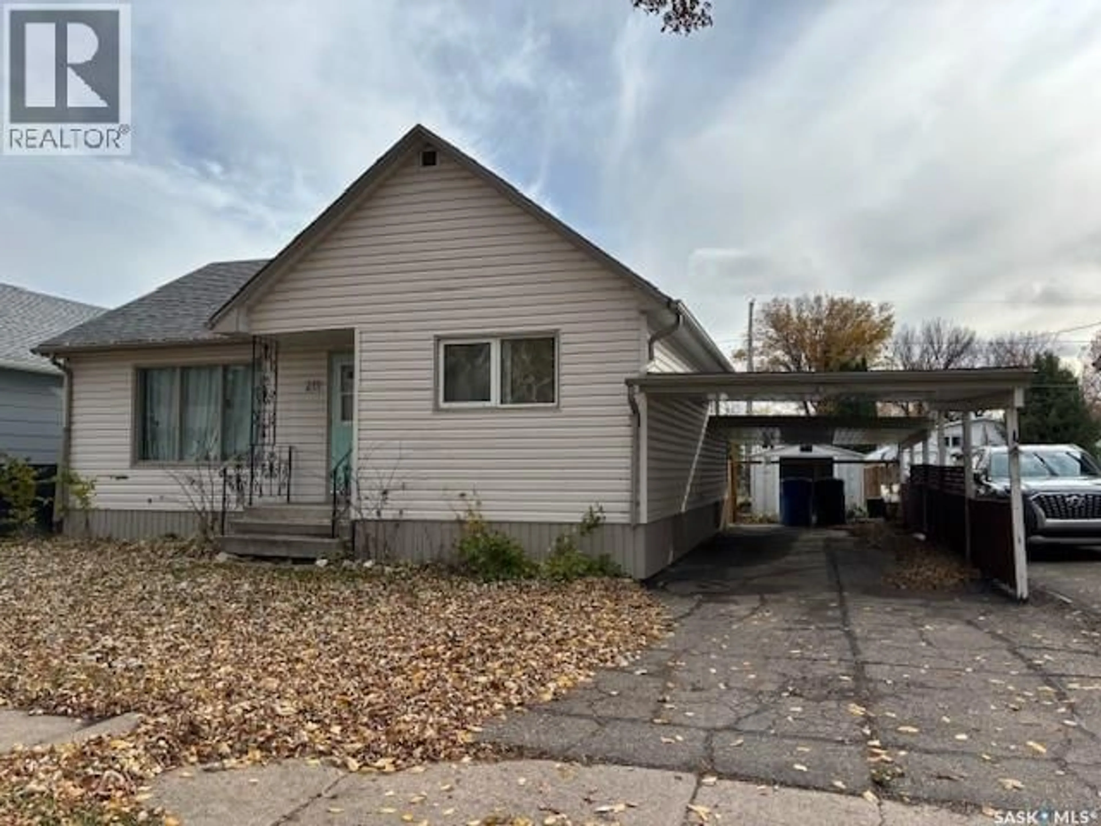 Home with vinyl exterior material, street for 211 CANORA AVENUE, Canora Saskatchewan S0A0L0