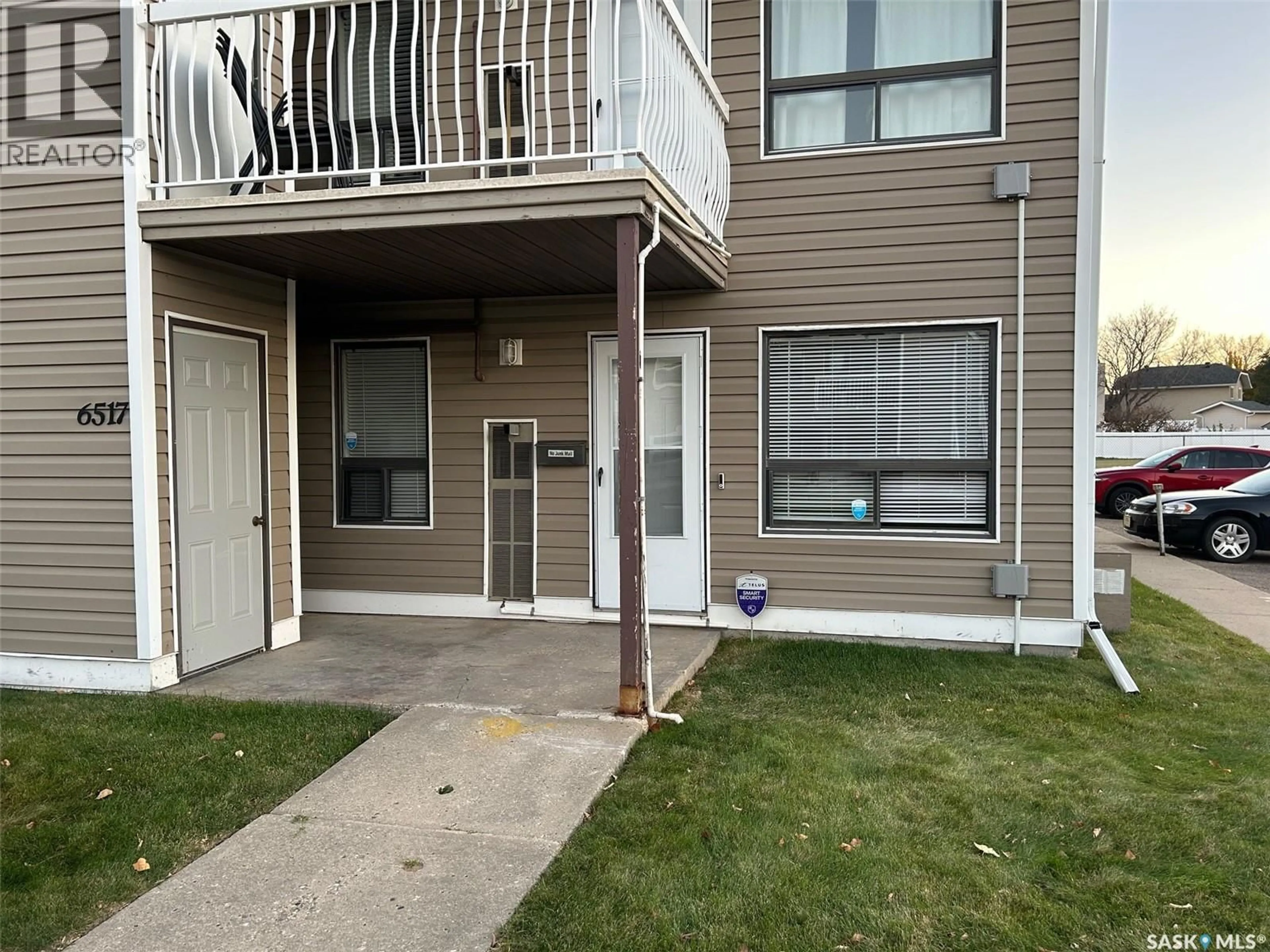 Patio, water/lake/river/ocean view for 6517 ROCHDALE BOULEVARD, Regina Saskatchewan S4X2Z1