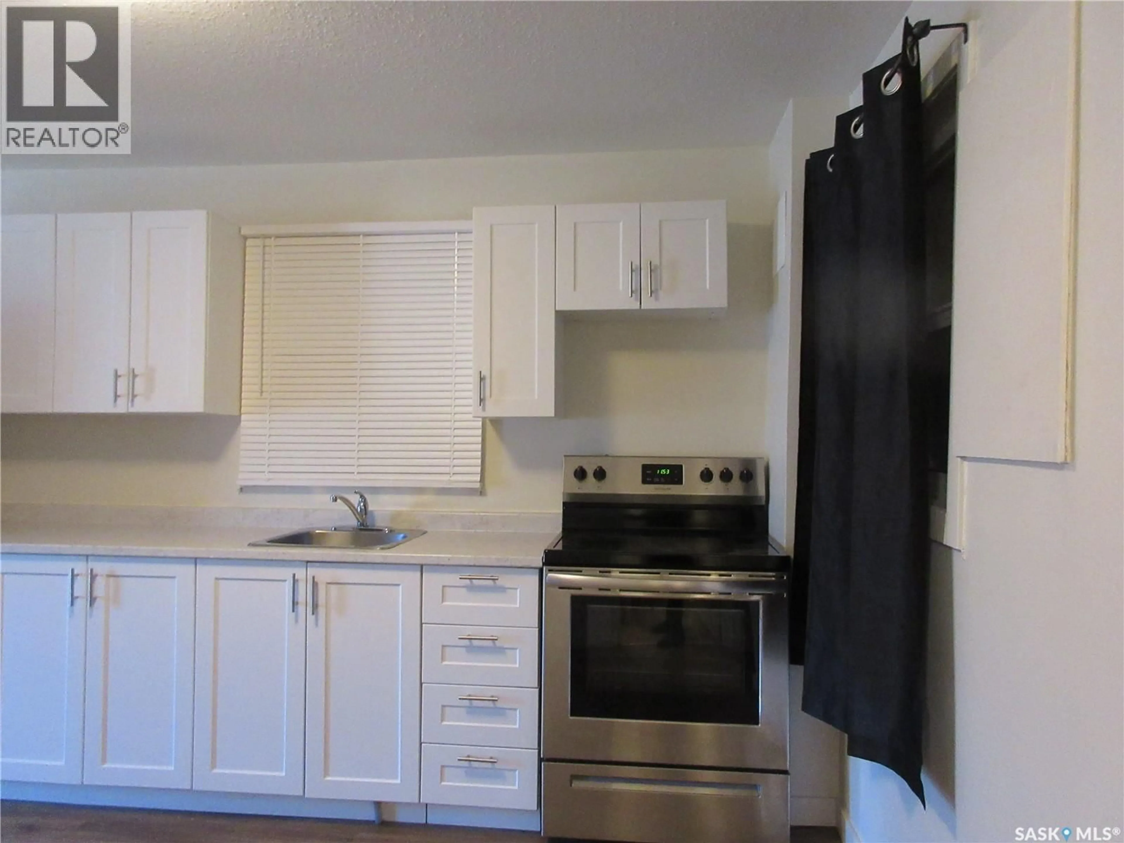 Standard kitchen, wood/laminate floor for 360 ROSE STREET, Regina Saskatchewan S4R1Z2