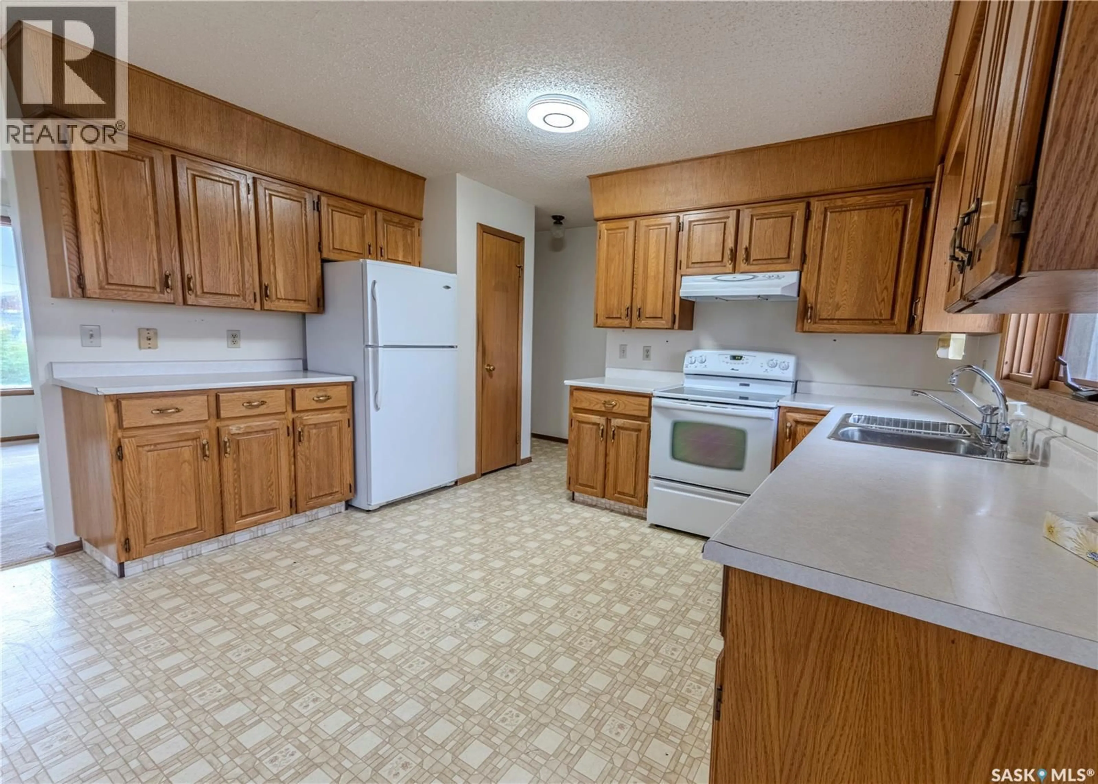 Standard kitchen, unknown for 199 QU'APPELLE STREET, Qu'Appelle Saskatchewan S0G4A0