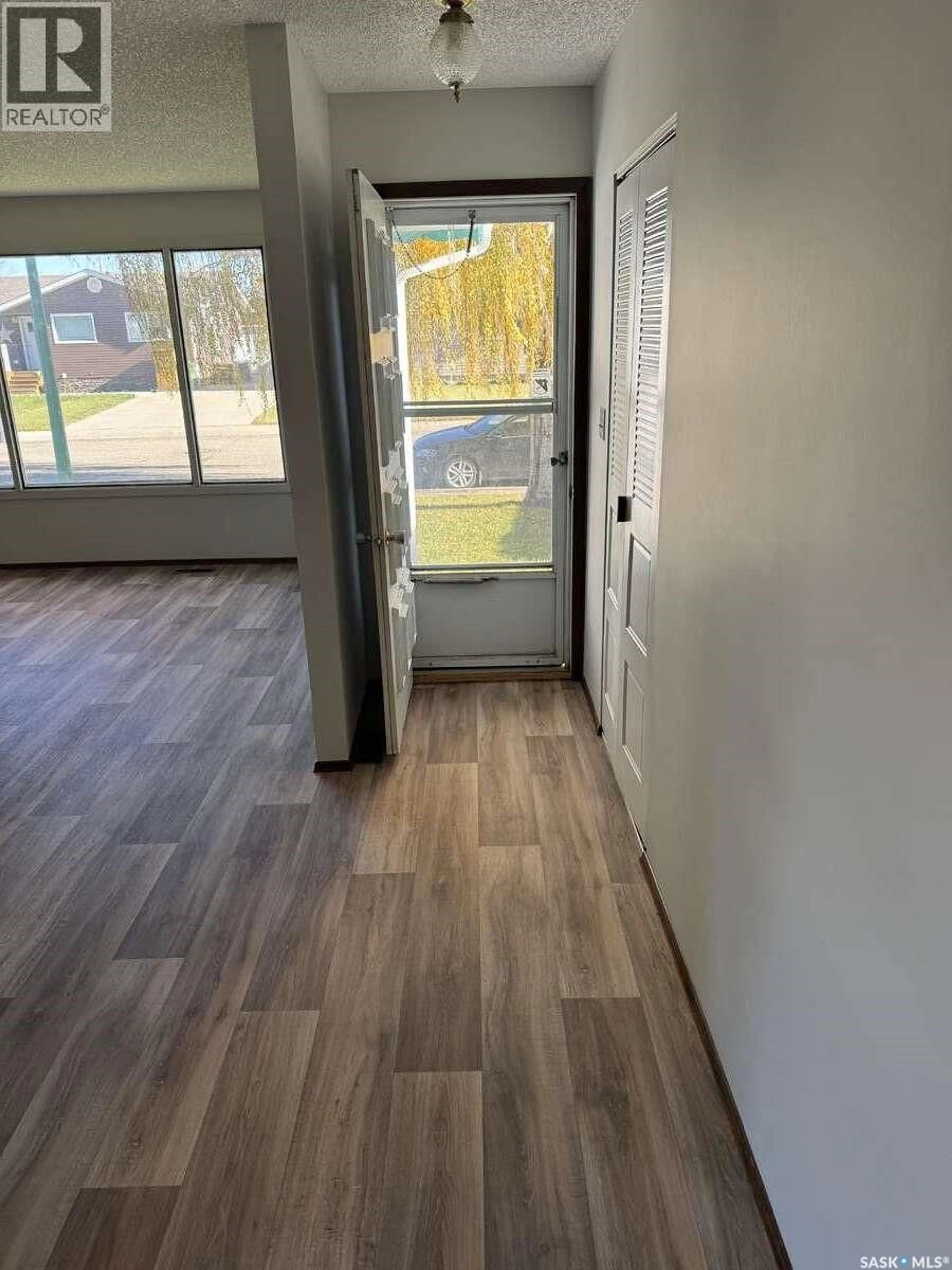 Indoor entryway for 58 STEWART CRESCENT, Yorkton Saskatchewan S3N3J5