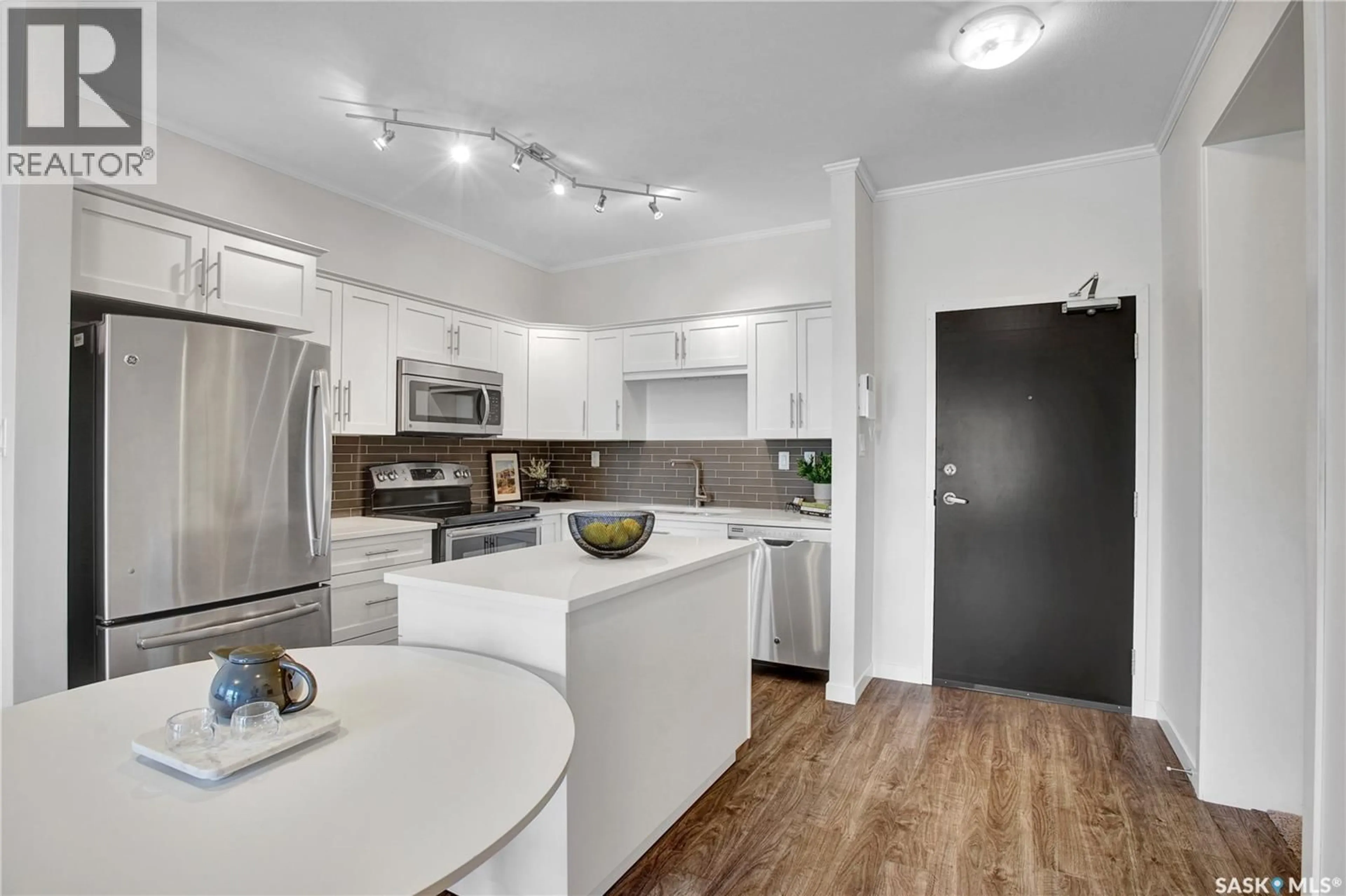 Open concept kitchen, unknown for 112 545 HASSARD CLOSE, Saskatoon Saskatchewan S7L6V3