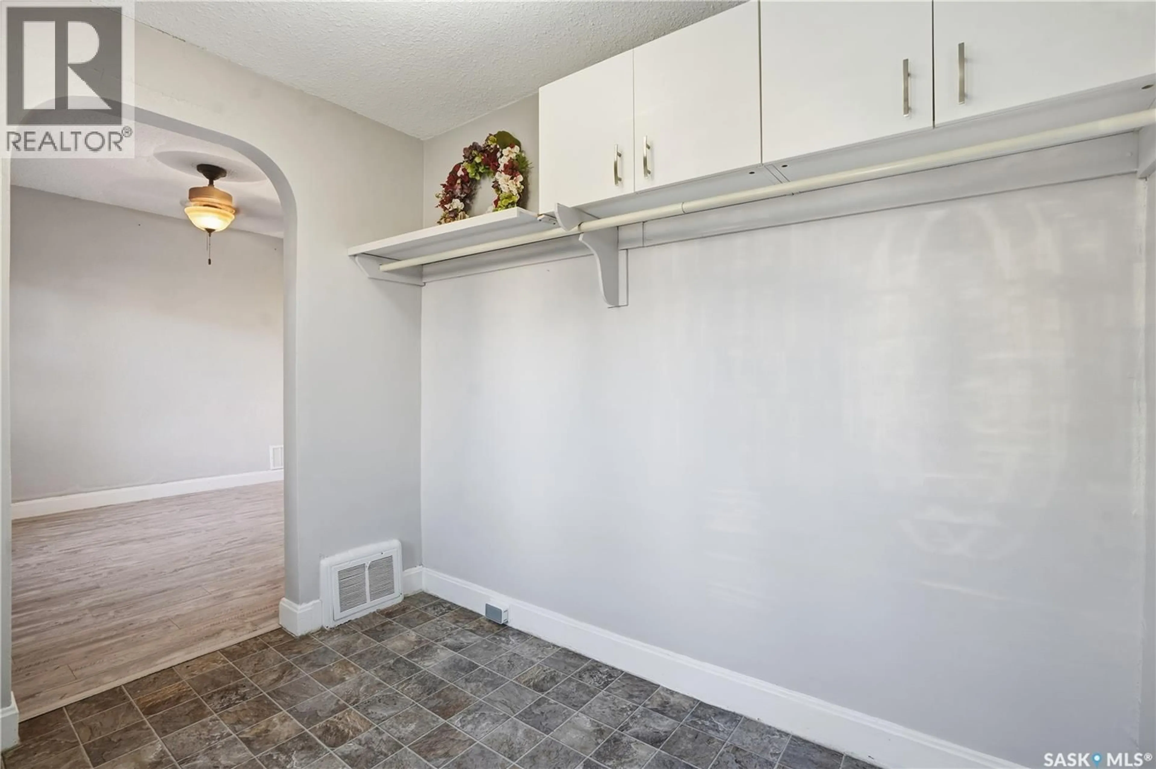 Unknown for 2070 QUEBEC STREET, Regina Saskatchewan S4P1J9