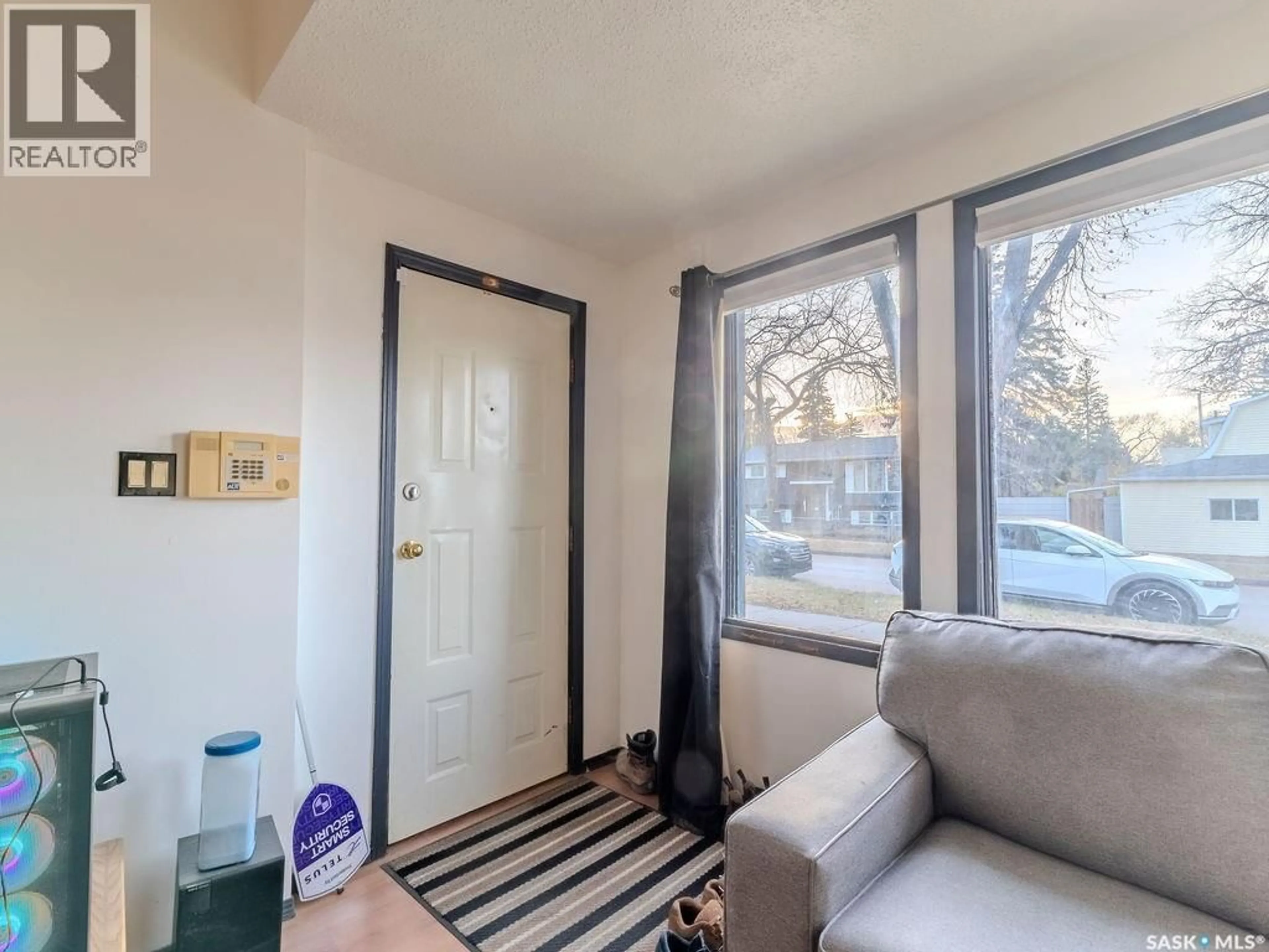 A pic of a room for 710 I AVENUE, Saskatoon Saskatchewan S7M1Y2