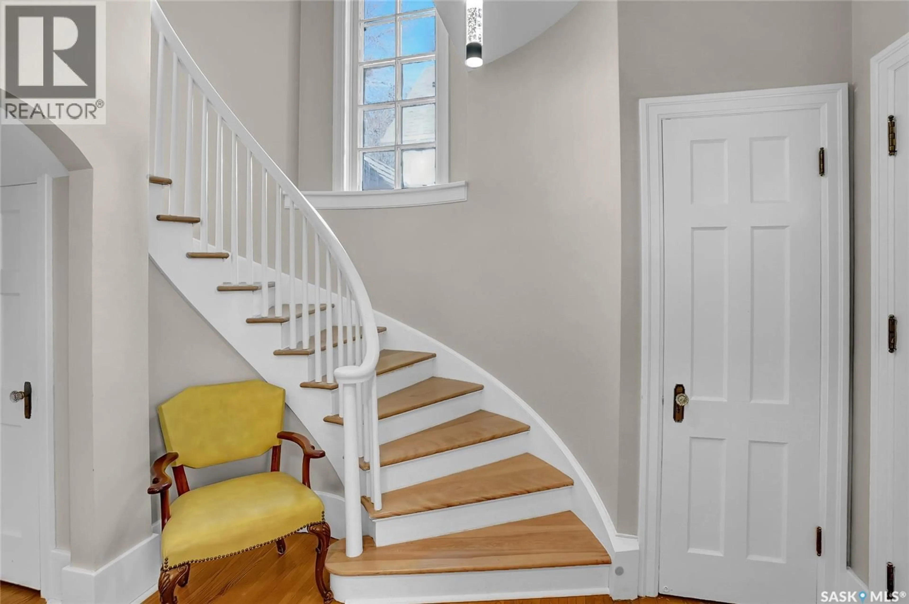 Unknown for 1136 1ST AVENUE, Moose Jaw Saskatchewan S6H3N3