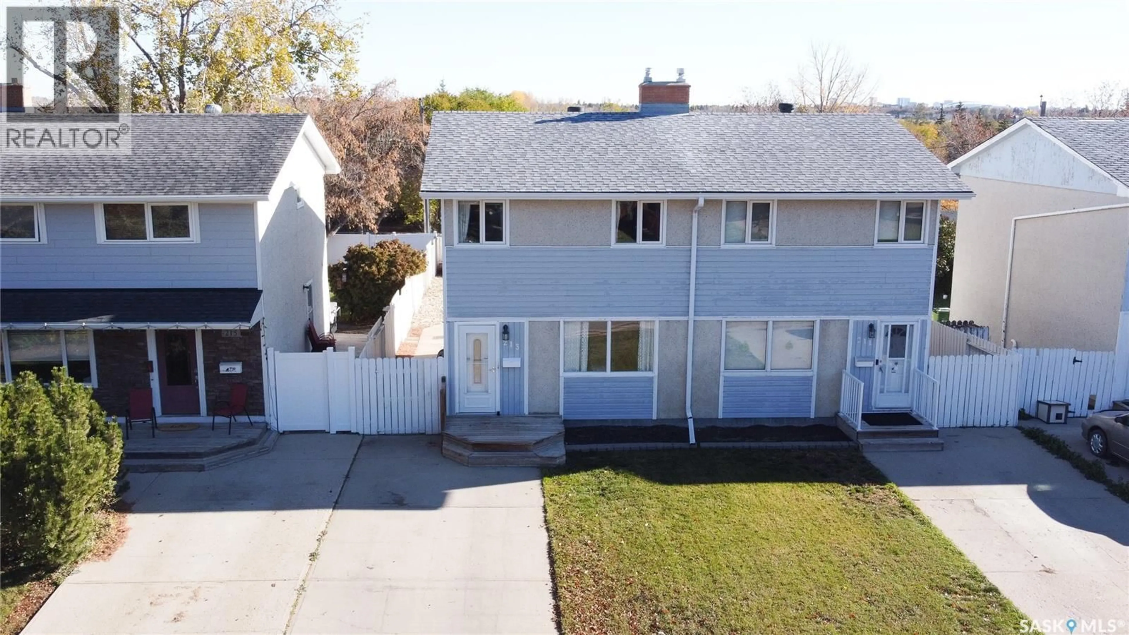 A pic from outside/outdoor area/front of a property/back of a property/a pic from drone, street for 213 DOROTHY STREET, Regina Saskatchewan S4T5V7
