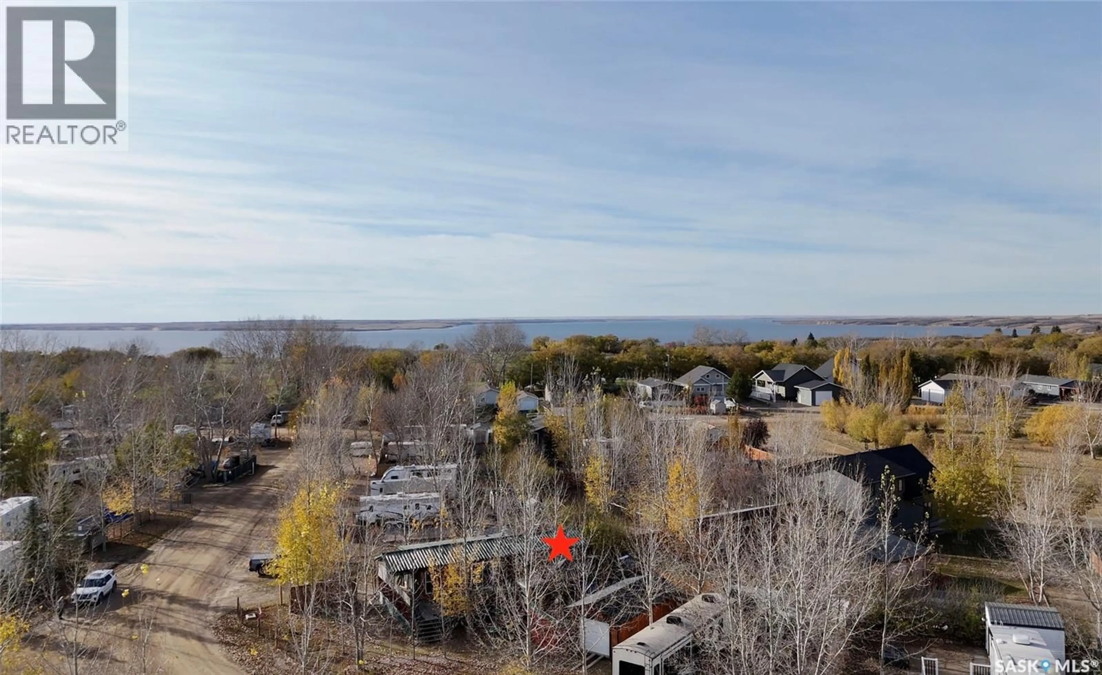 A pic from outside/outdoor area/front of a property/back of a property/a pic from drone, water/lake/river/ocean view for 507 RV DRIVE, Loreburn Rm No. 254 Saskatchewan S0H1J0