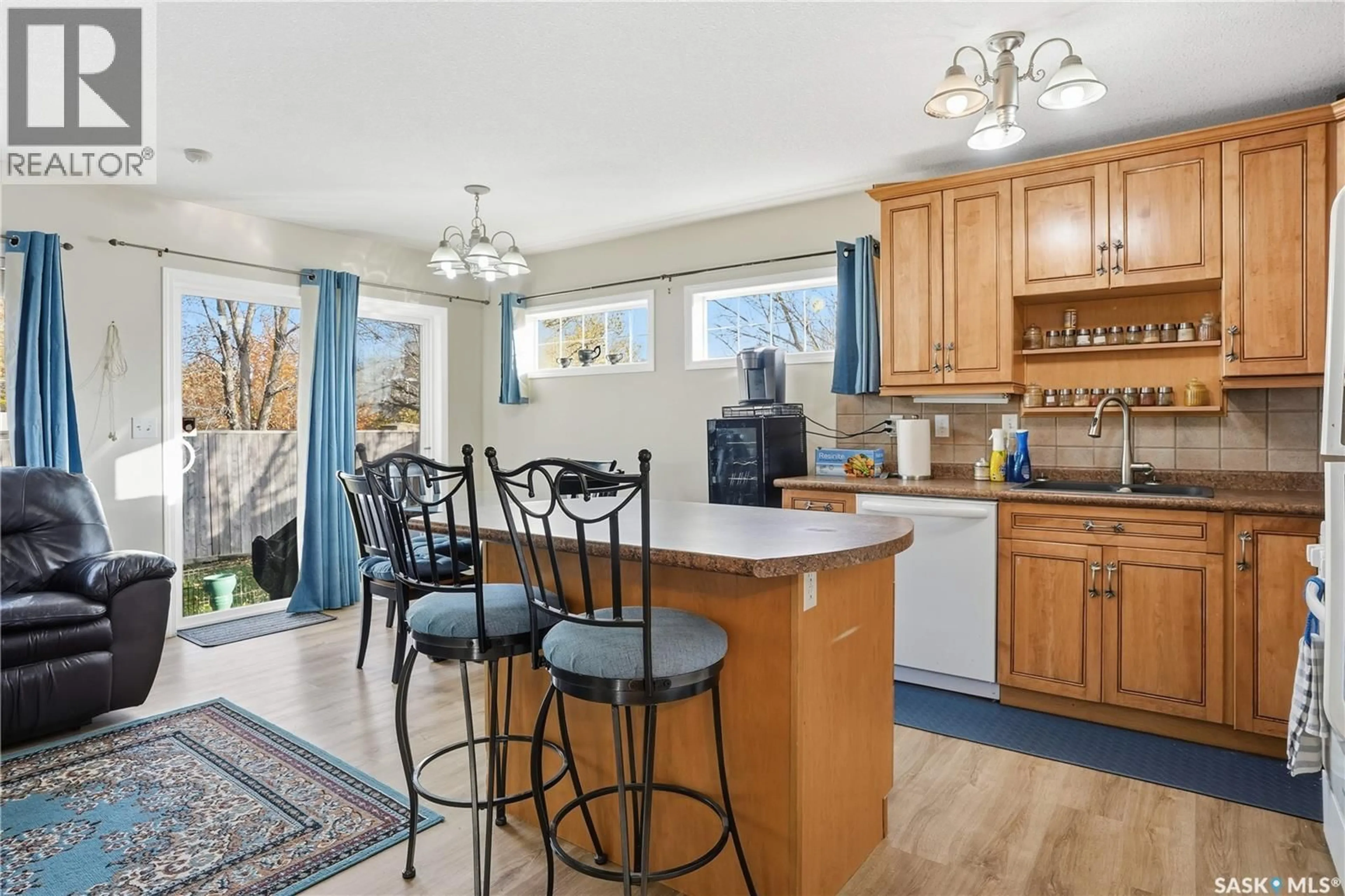 Open concept kitchen, unknown for 4901 - 20 CHILD AVENUE, Regina Saskatchewan S4X4T7