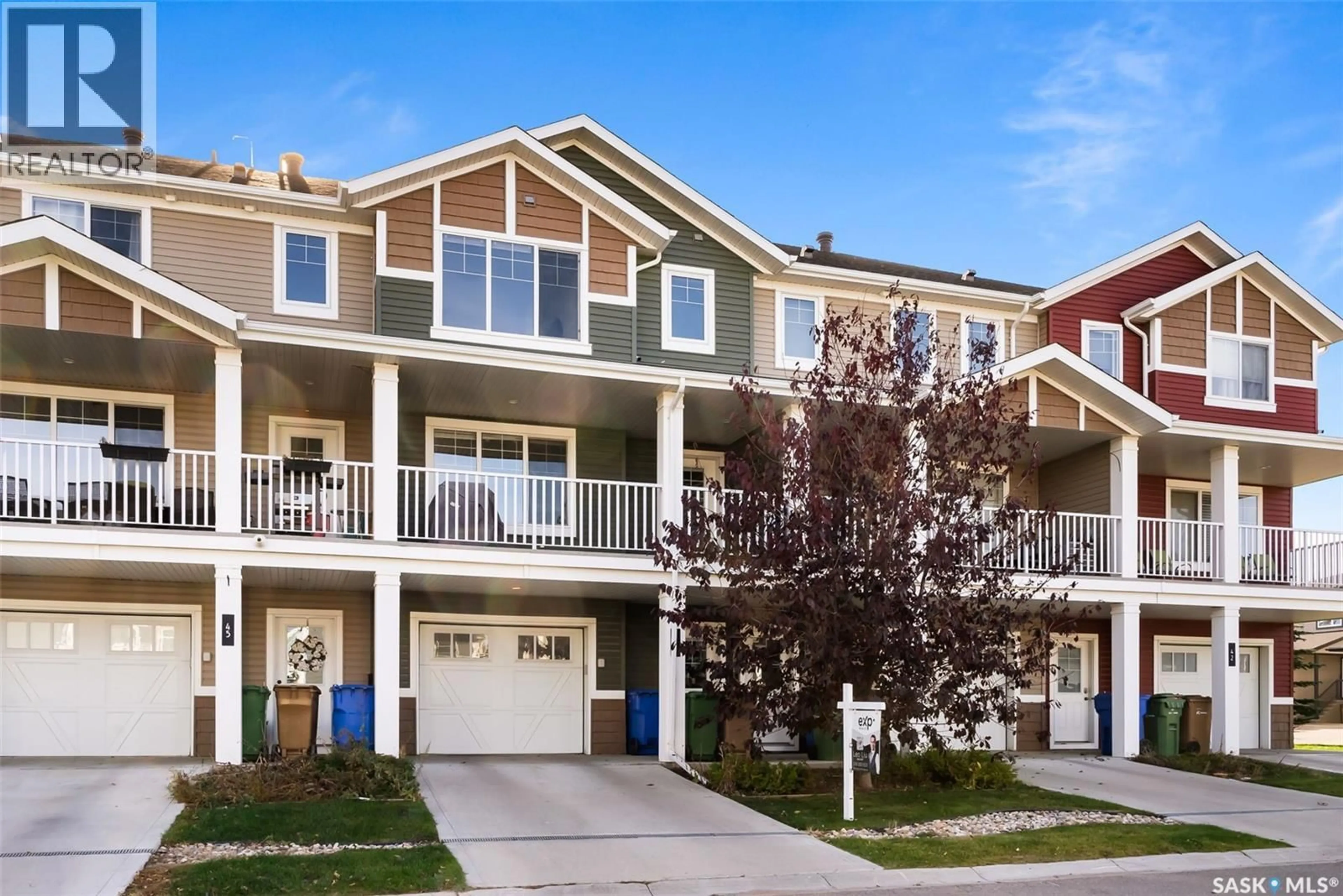 Home with vinyl exterior material, street for 44 - 5655 AERODROME ROAD, Regina Saskatchewan S4W0M3