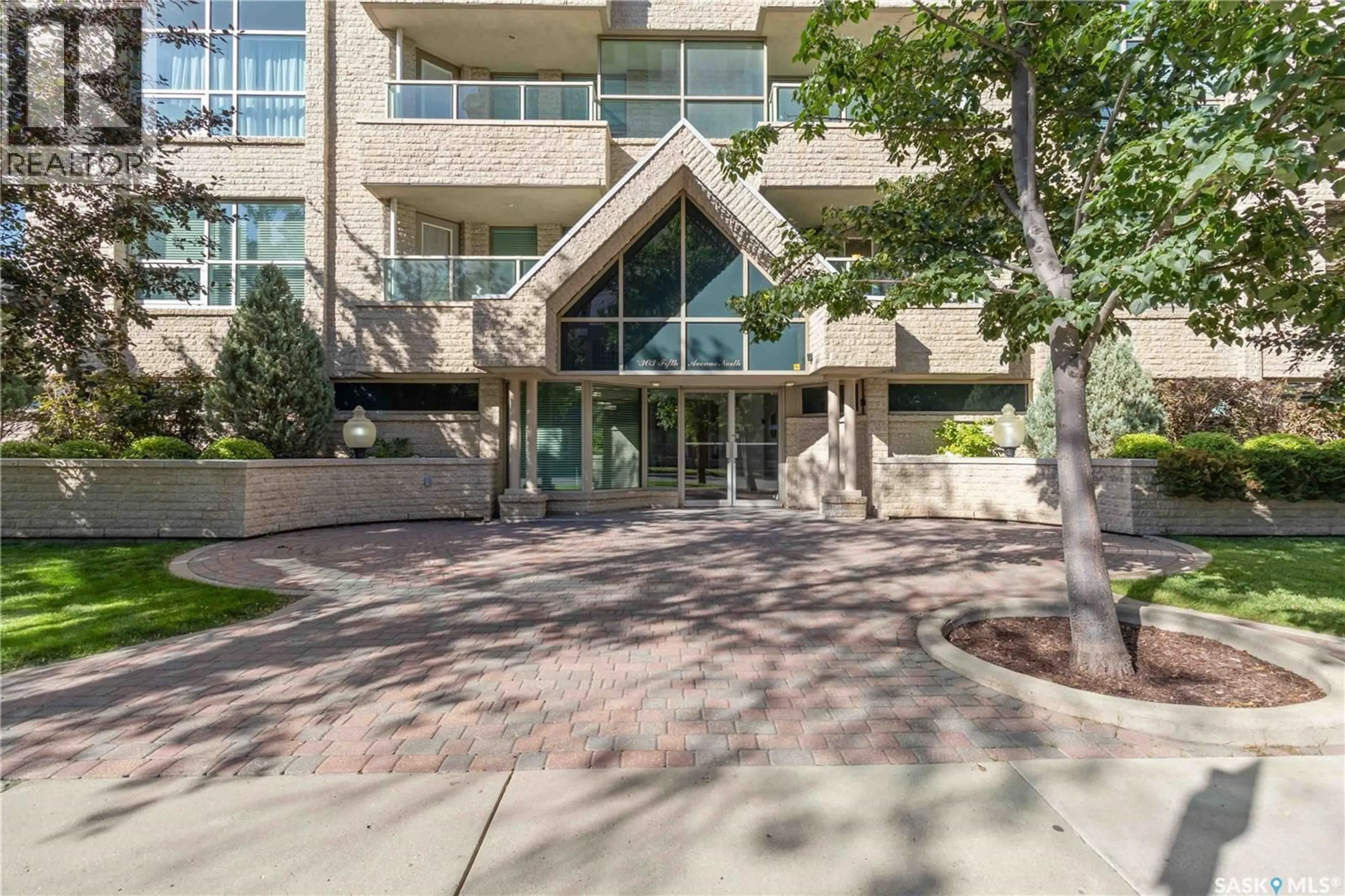 Indoor foyer for 103 - 303 5TH AVENUE, Saskatoon Saskatchewan S7K2P6