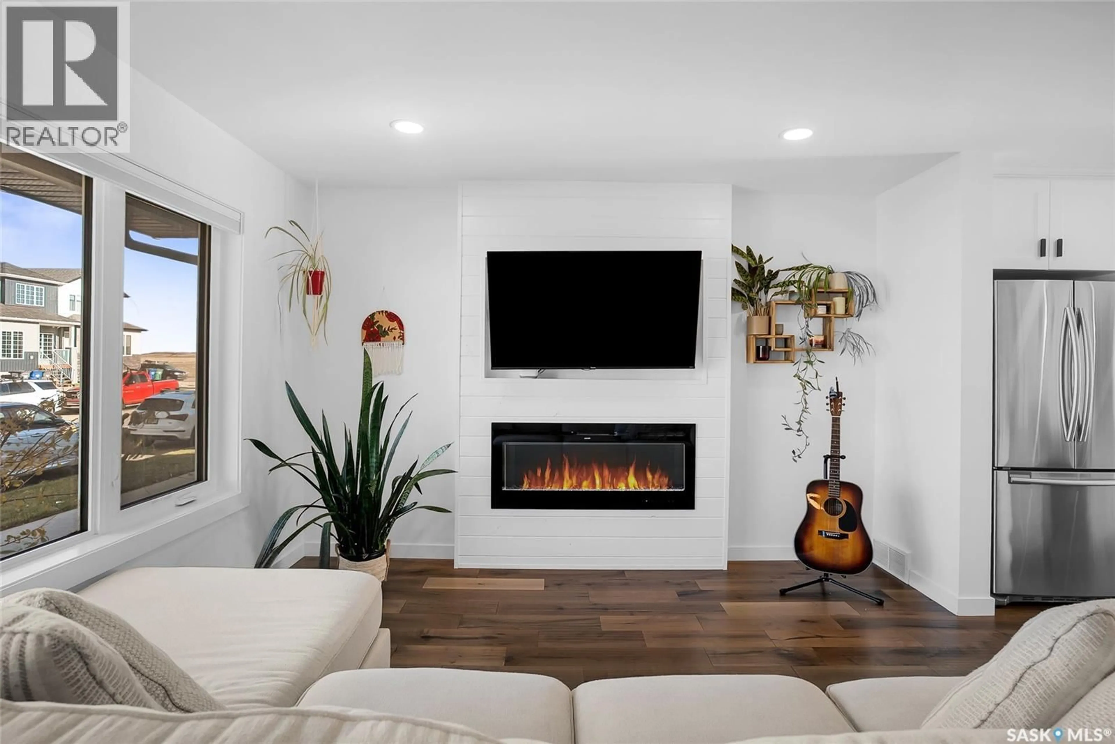 Home theater for 668 FEHEREGYHAZI BOULEVARD, Saskatoon Saskatchewan S7W1C4